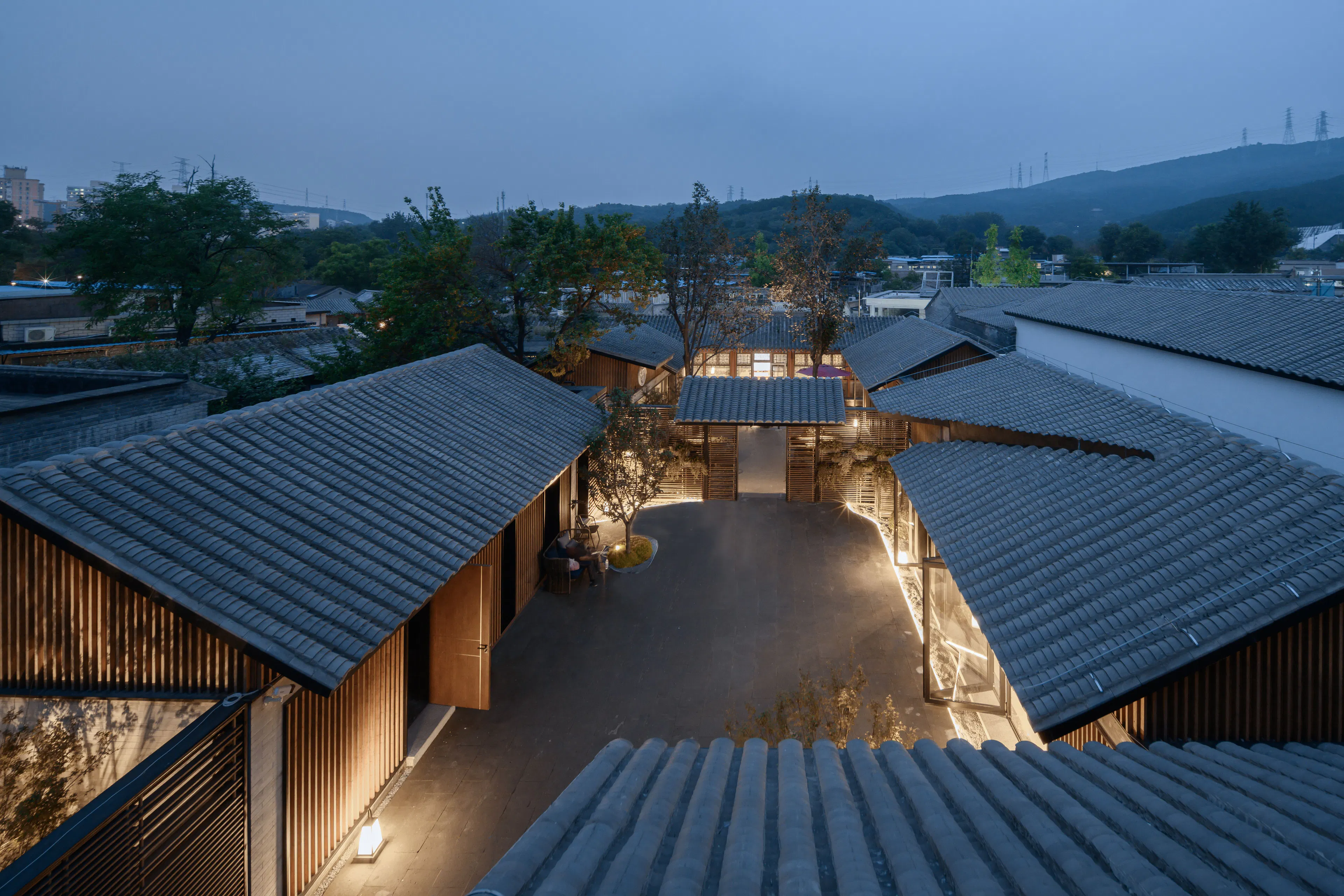 Courtyards Renovation of the Moshikou Neighborhood