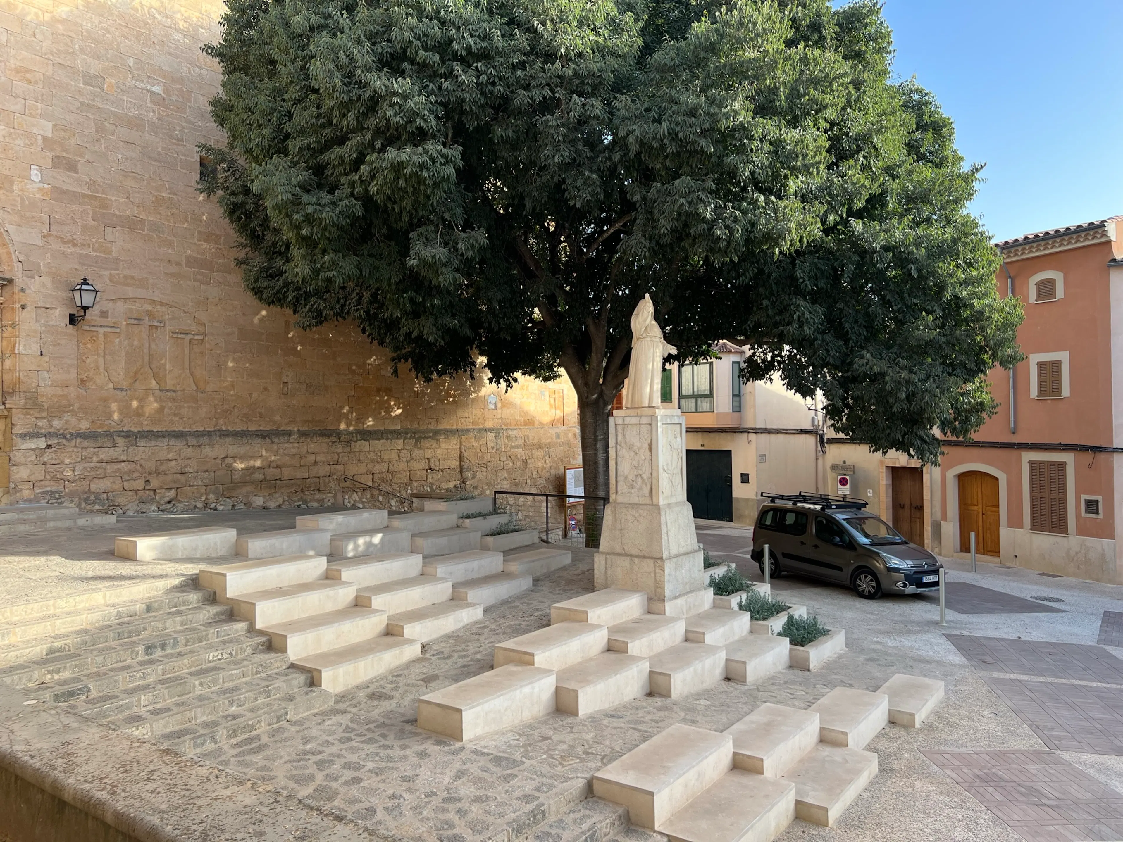 Plaza de la Villa — 8