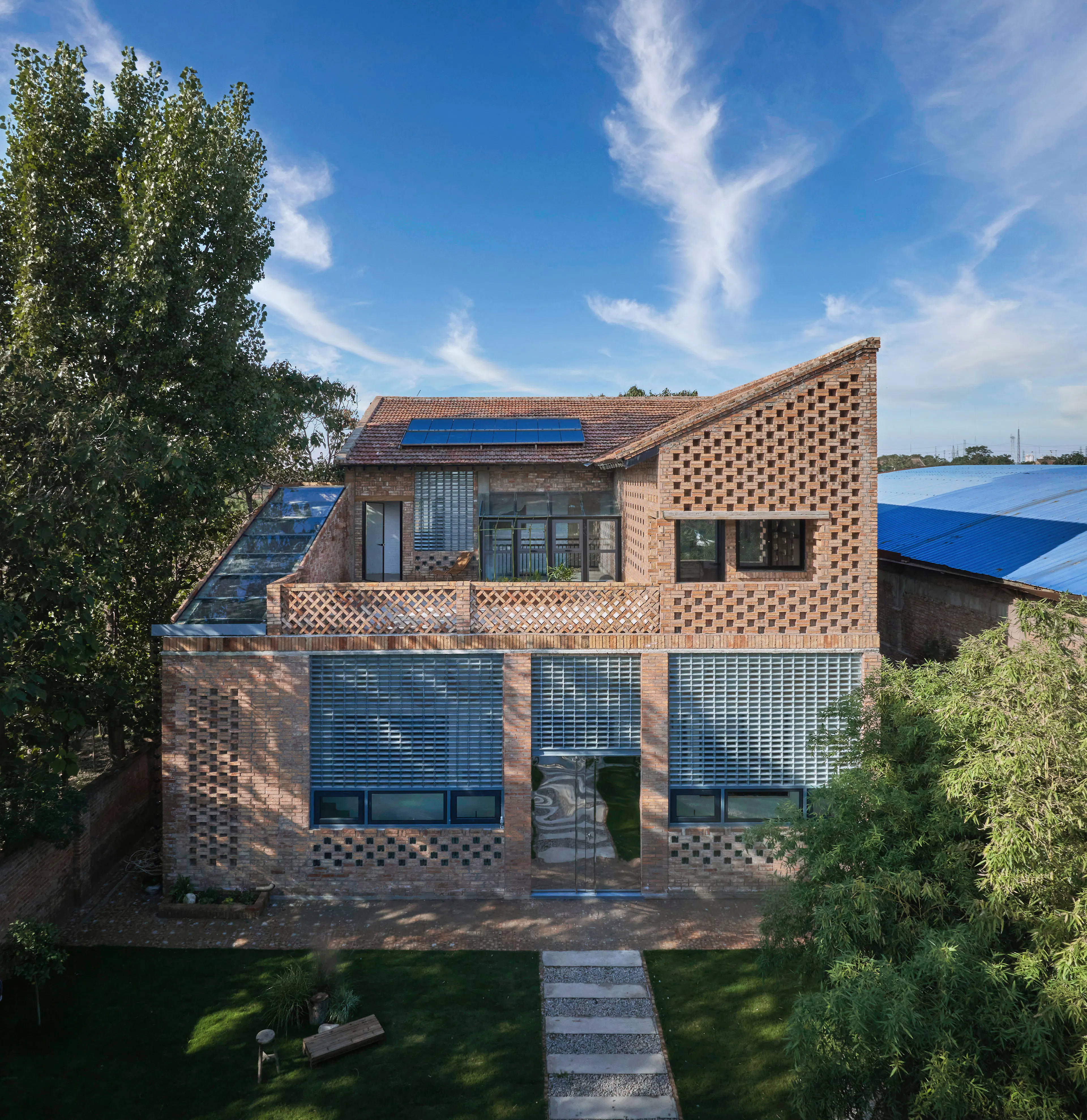Glass Brick Dwelling in Bayi Village, Weinan