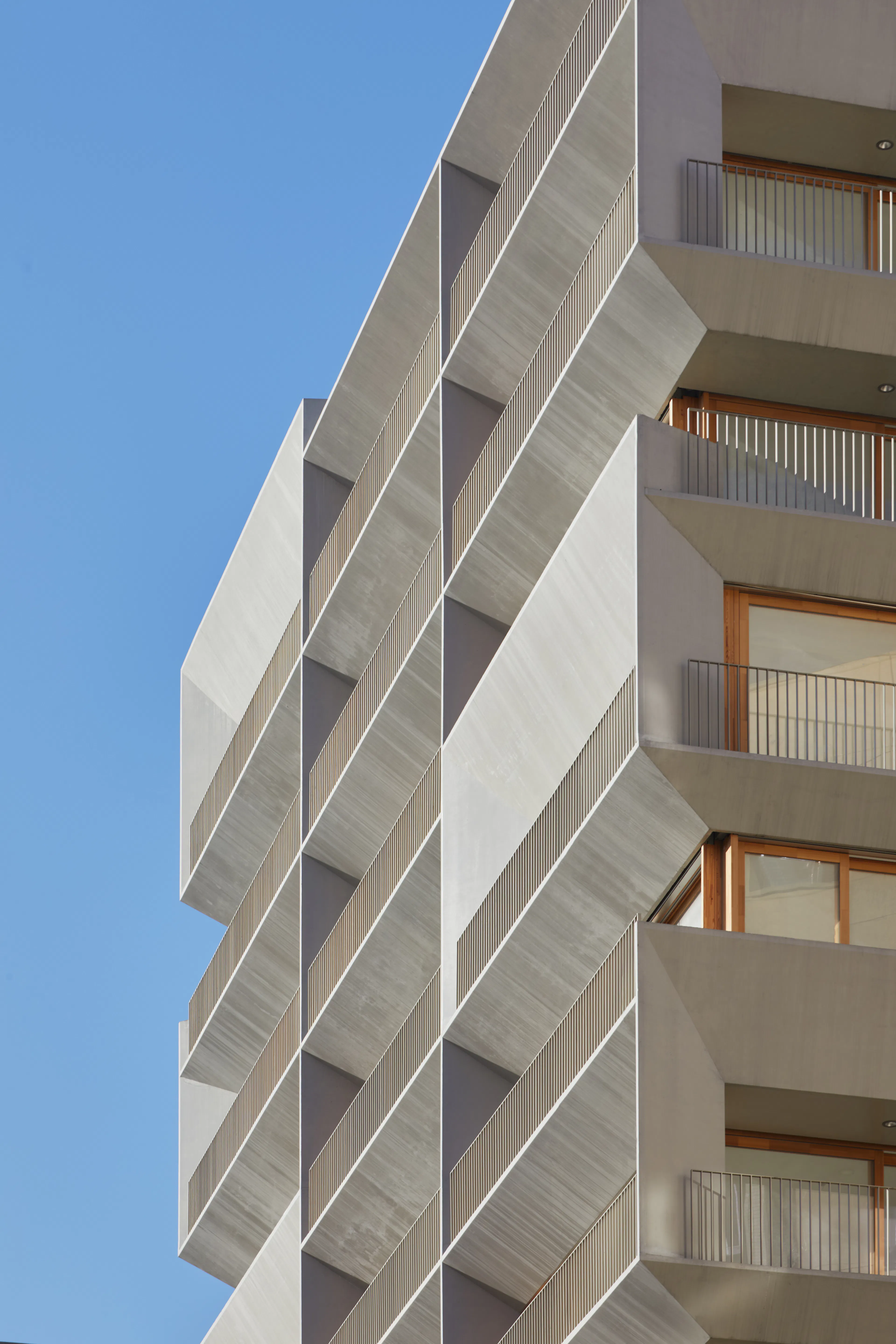 105 Social Dwellings + 18 SOHOs — 6