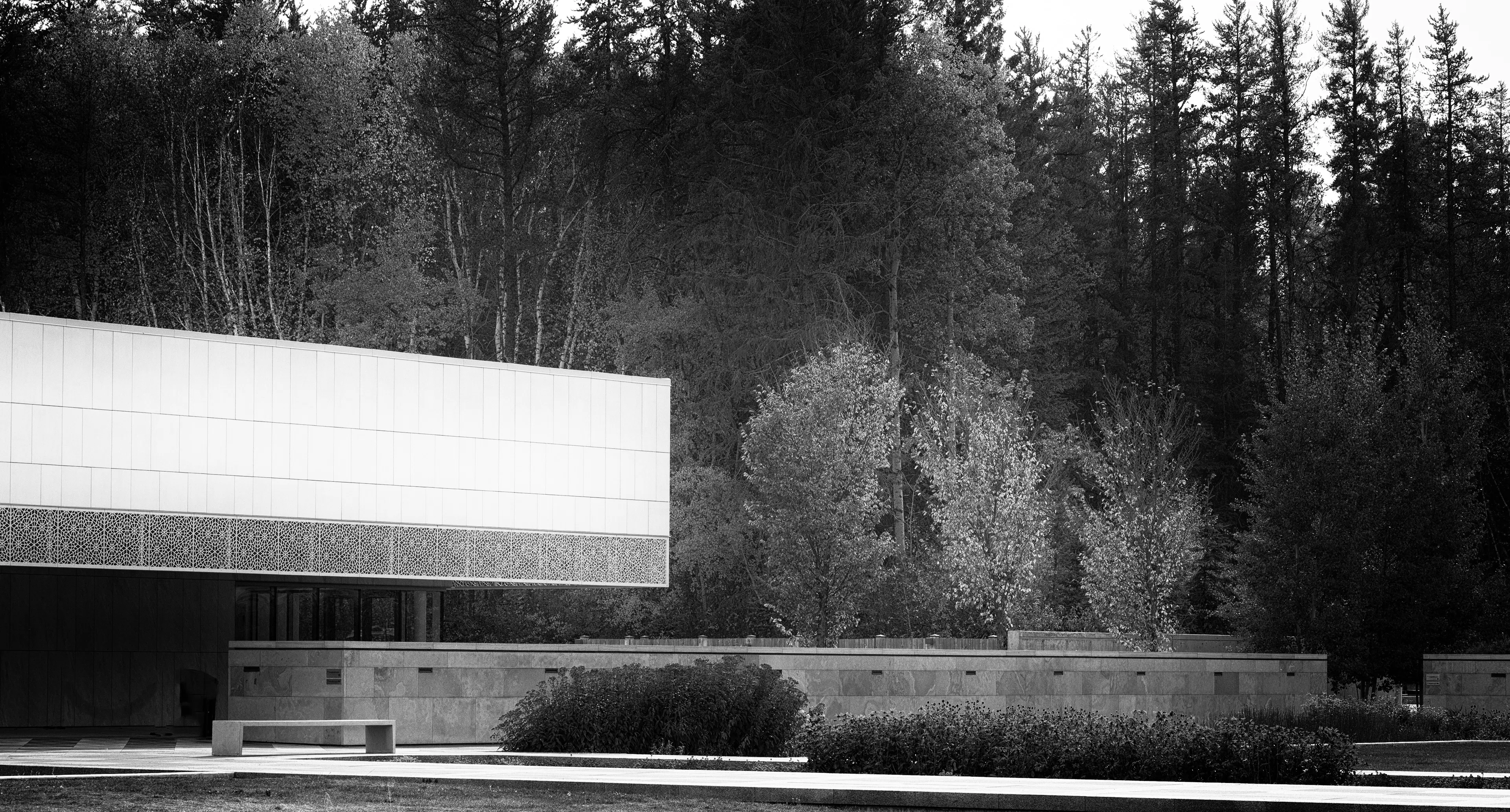 DIWAN PAVILLION AND Aga Khan GARDEN — 5