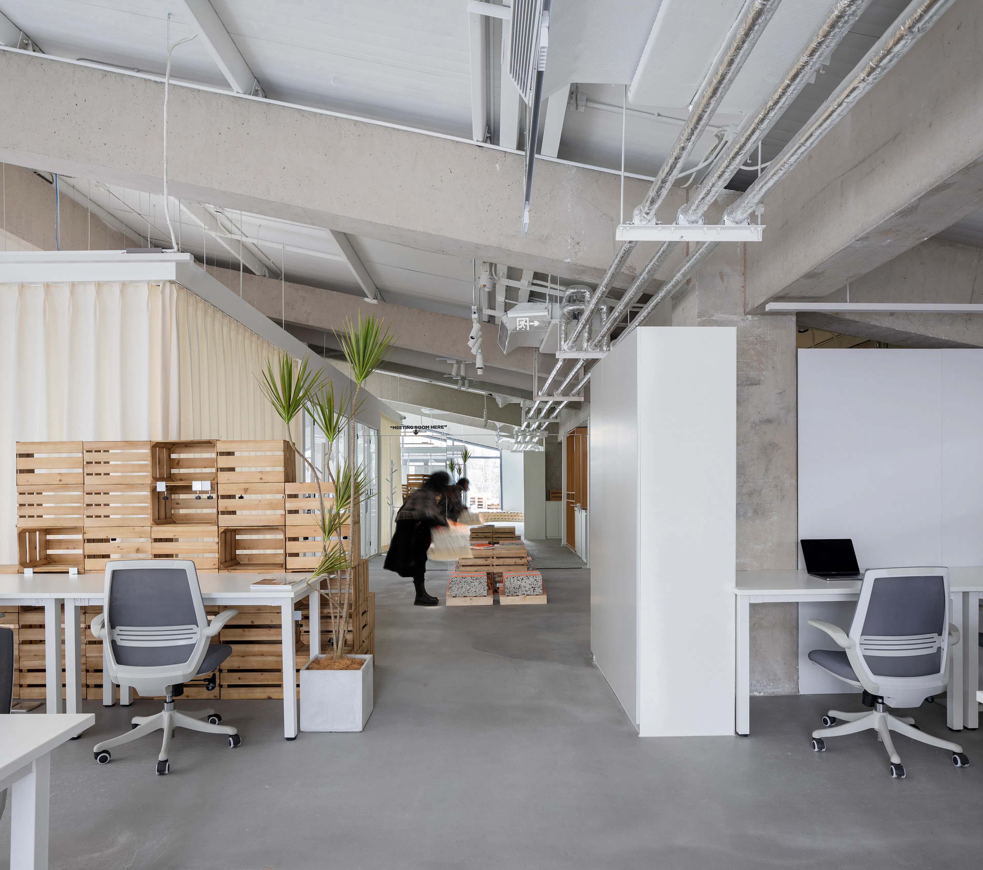 Ollie Studio Workplace Interior Design — 13
