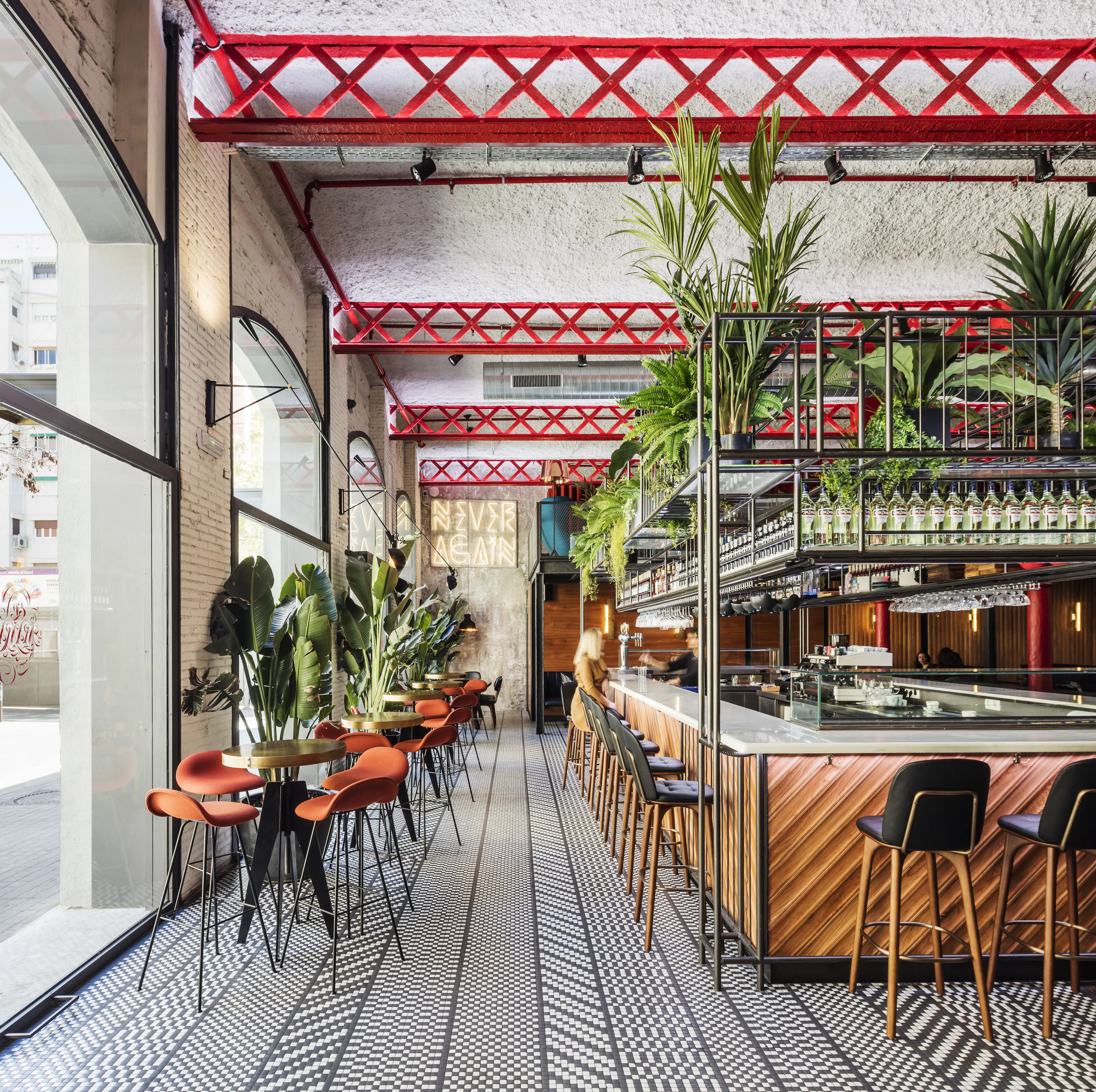 EL EQUIPO CREATIVO — 16