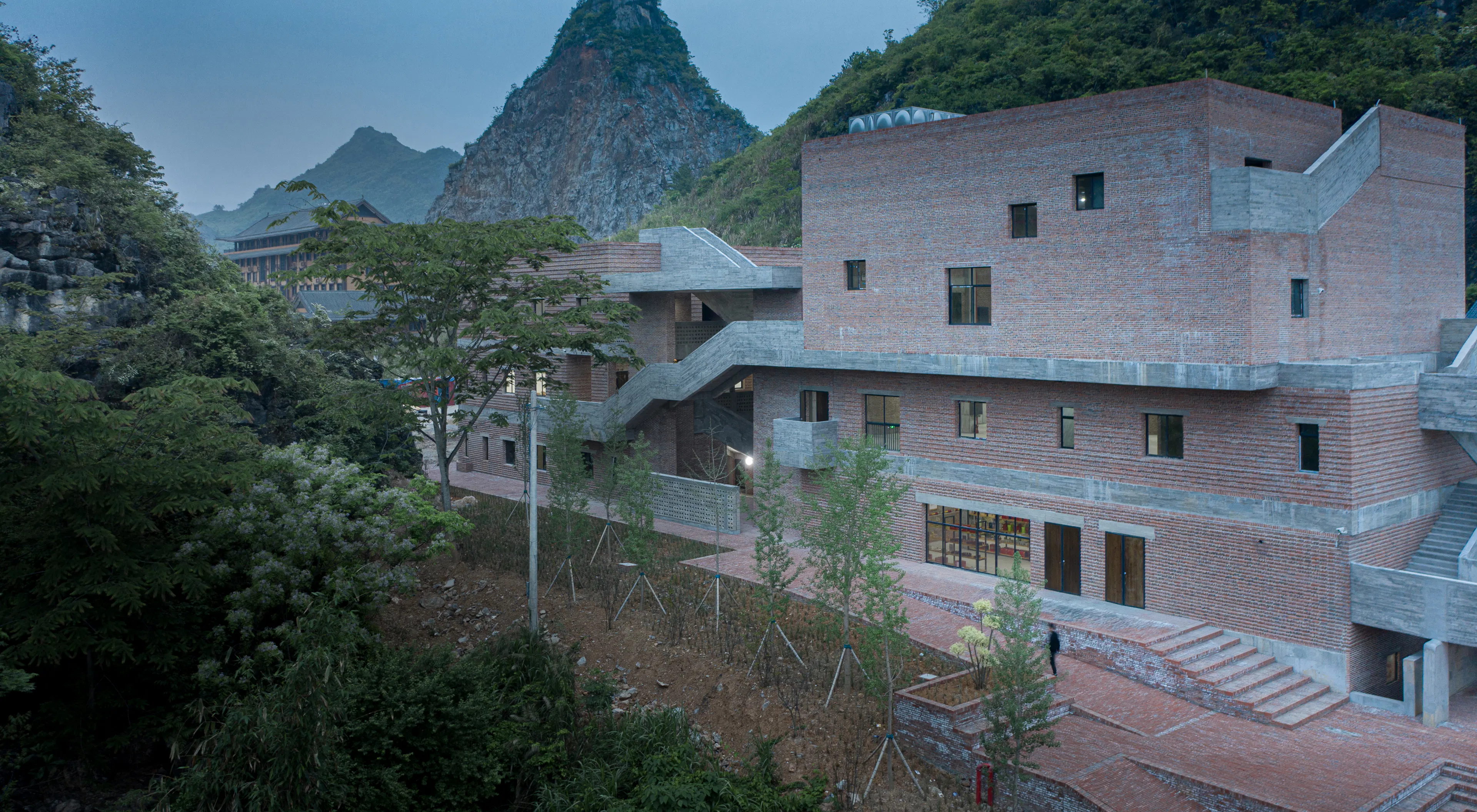 Cultural Service Center and Local Workshops of Ruyi Village