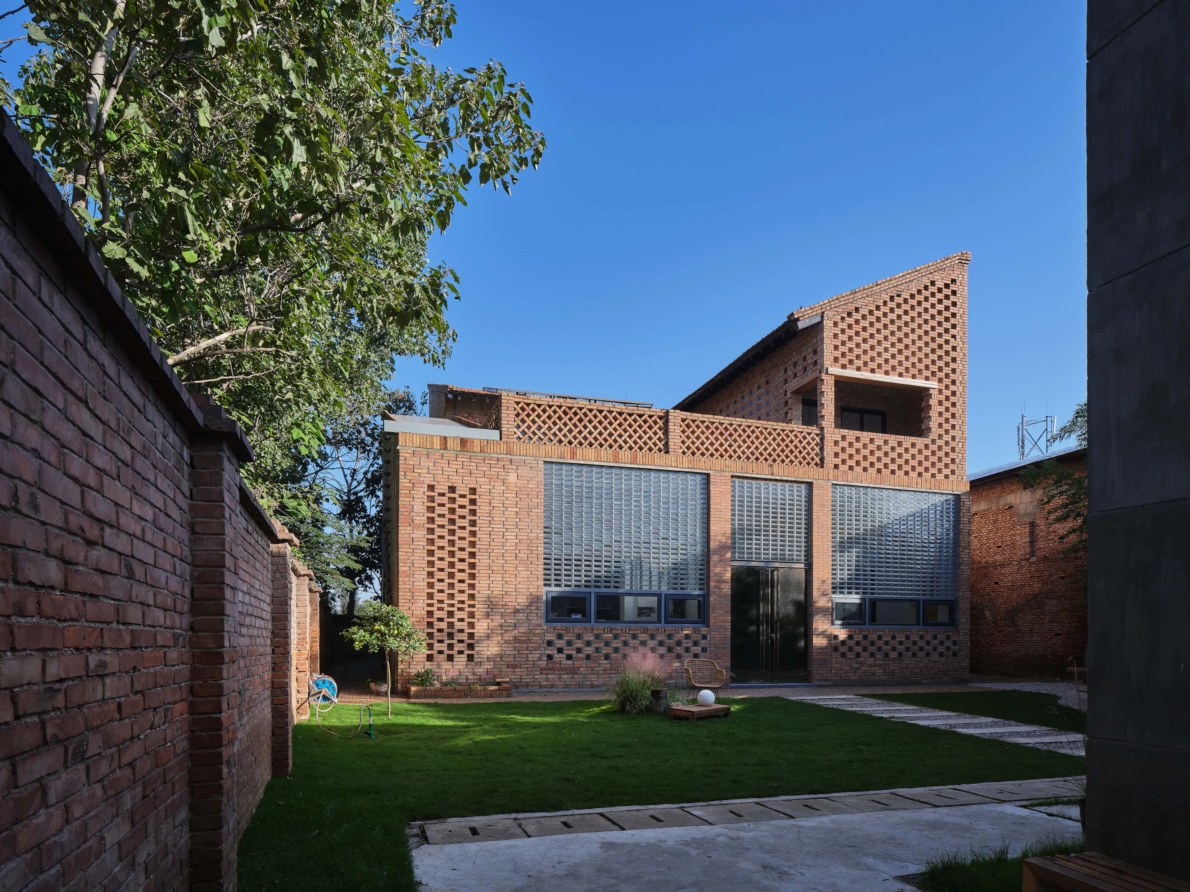Glass Brick Dwelling in Bayi Village, Weinan — 4