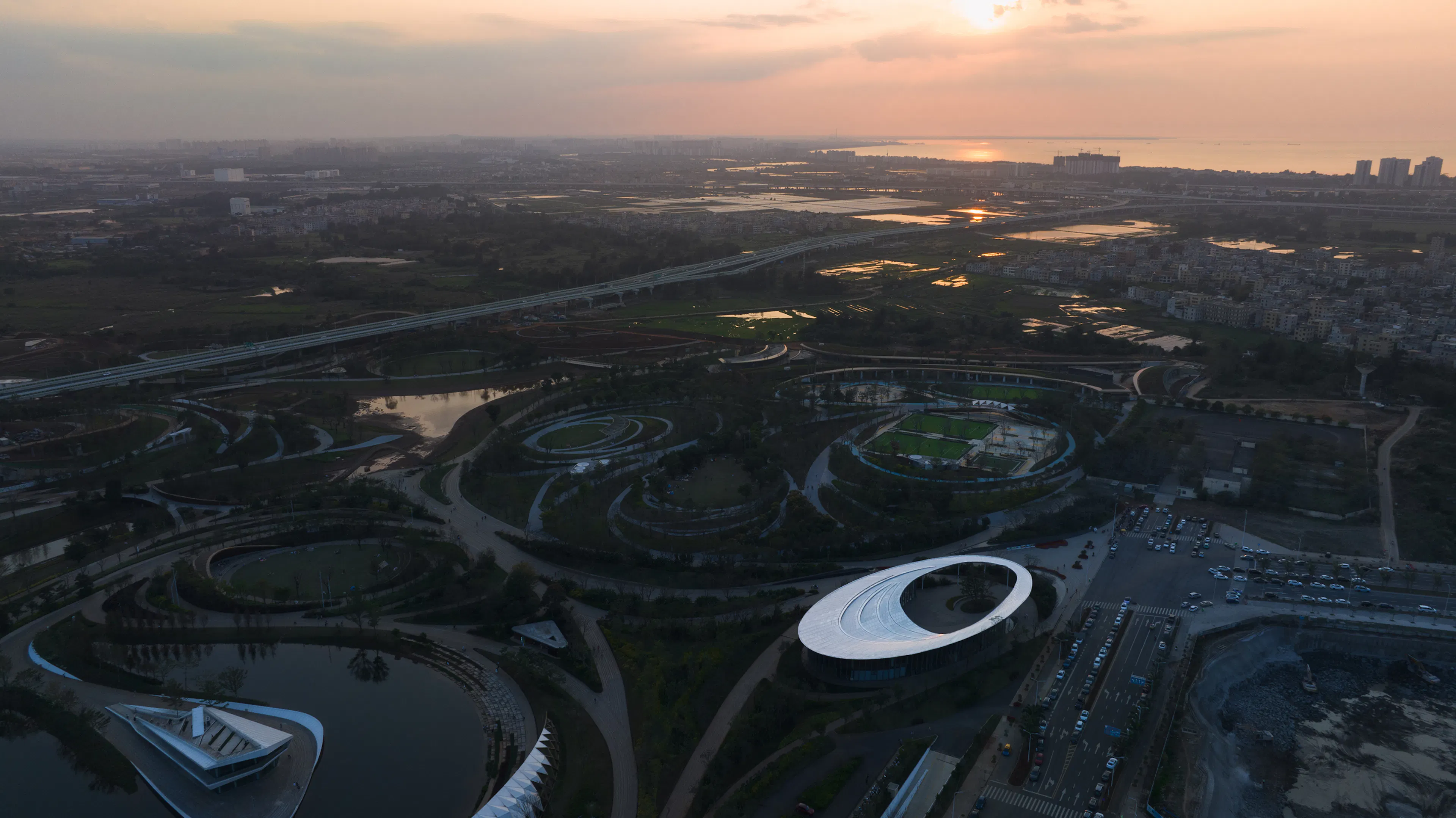 Haikou Xixiu Park Visitor Center — 1