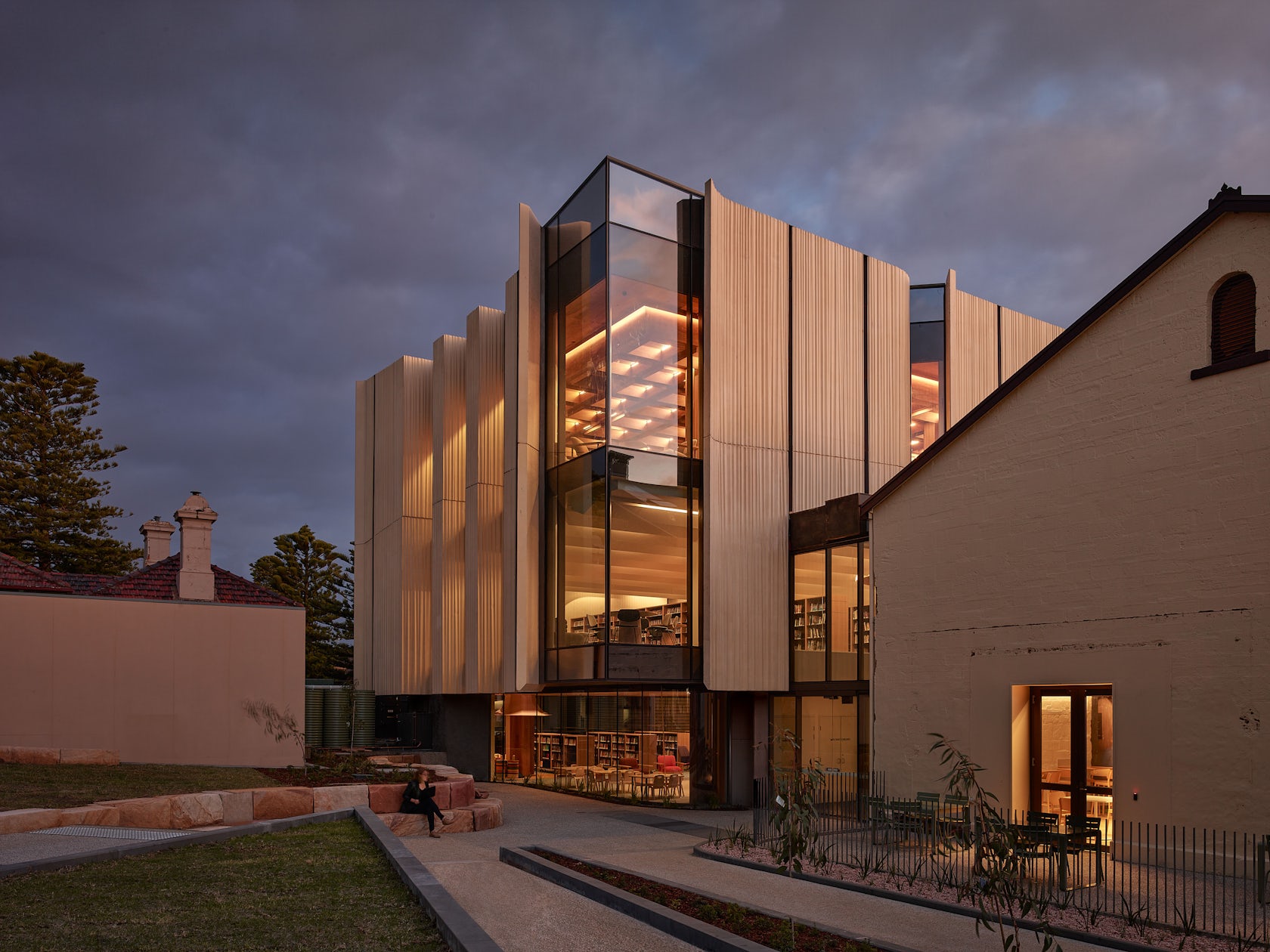 Warrnambool Library and Learning Centre by Kosloff Architecture ...