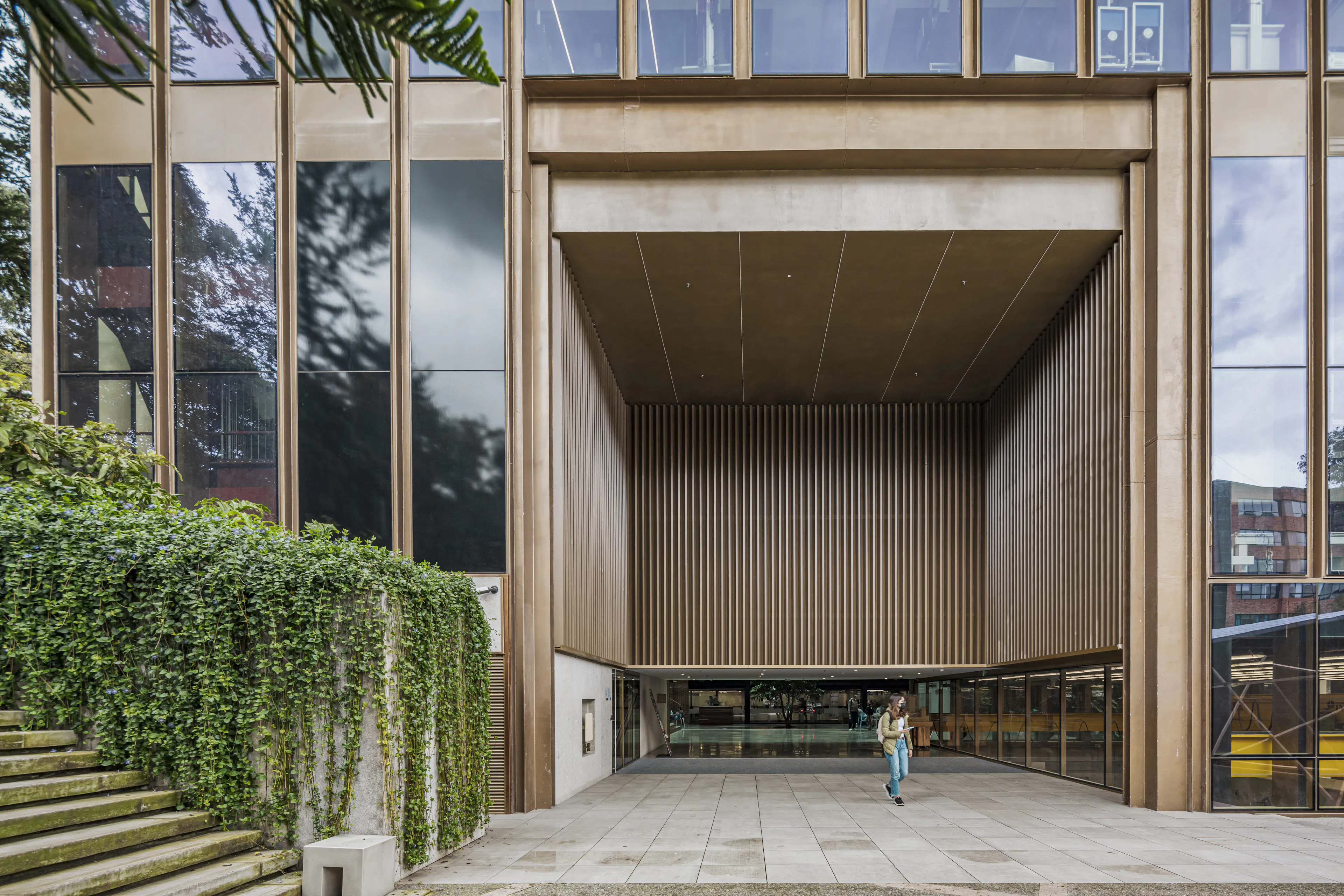 Engineering Laboratories | Pontificia Universidad Javeriana — 16