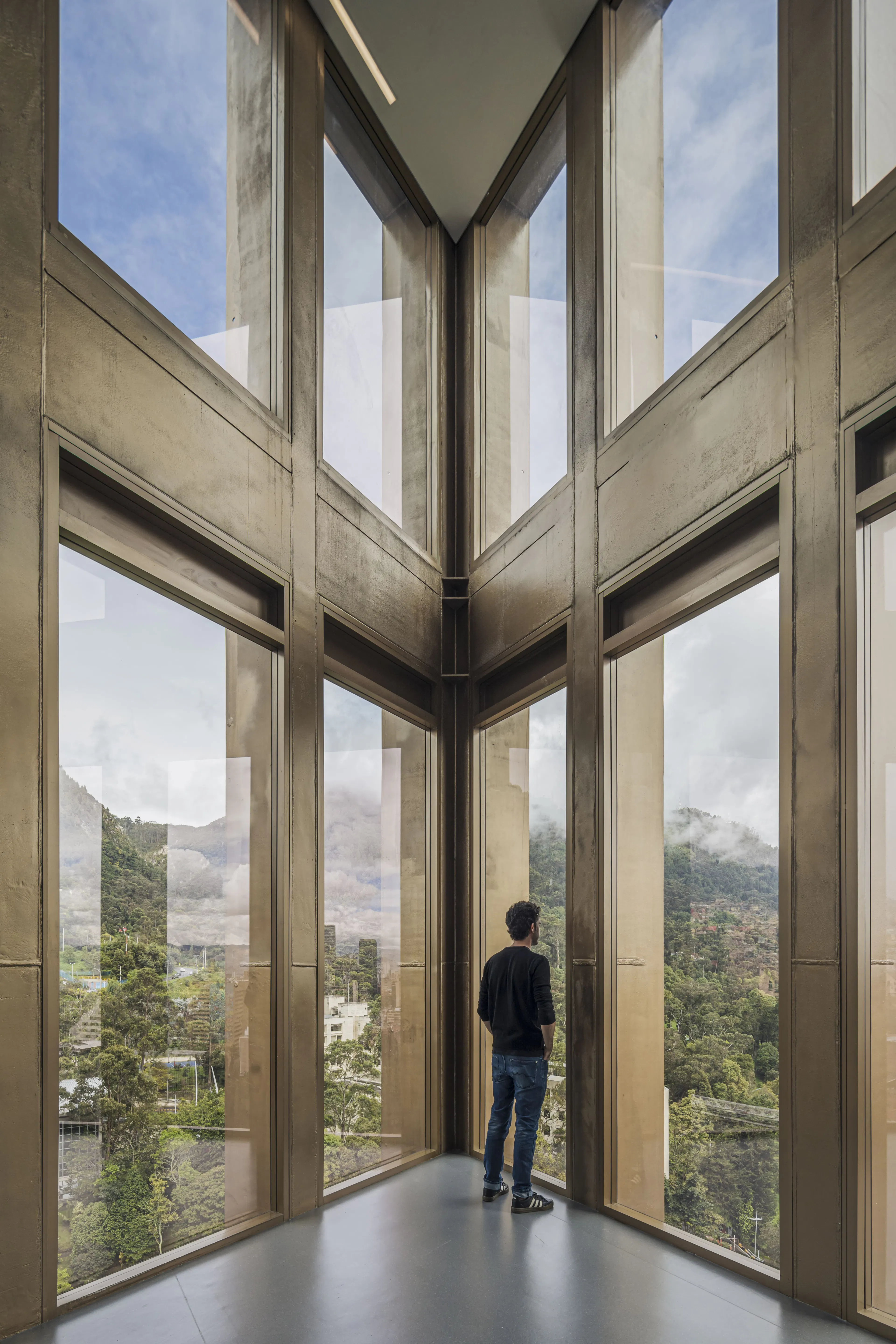 Engineering Laboratories | Pontificia Universidad Javeriana — 8