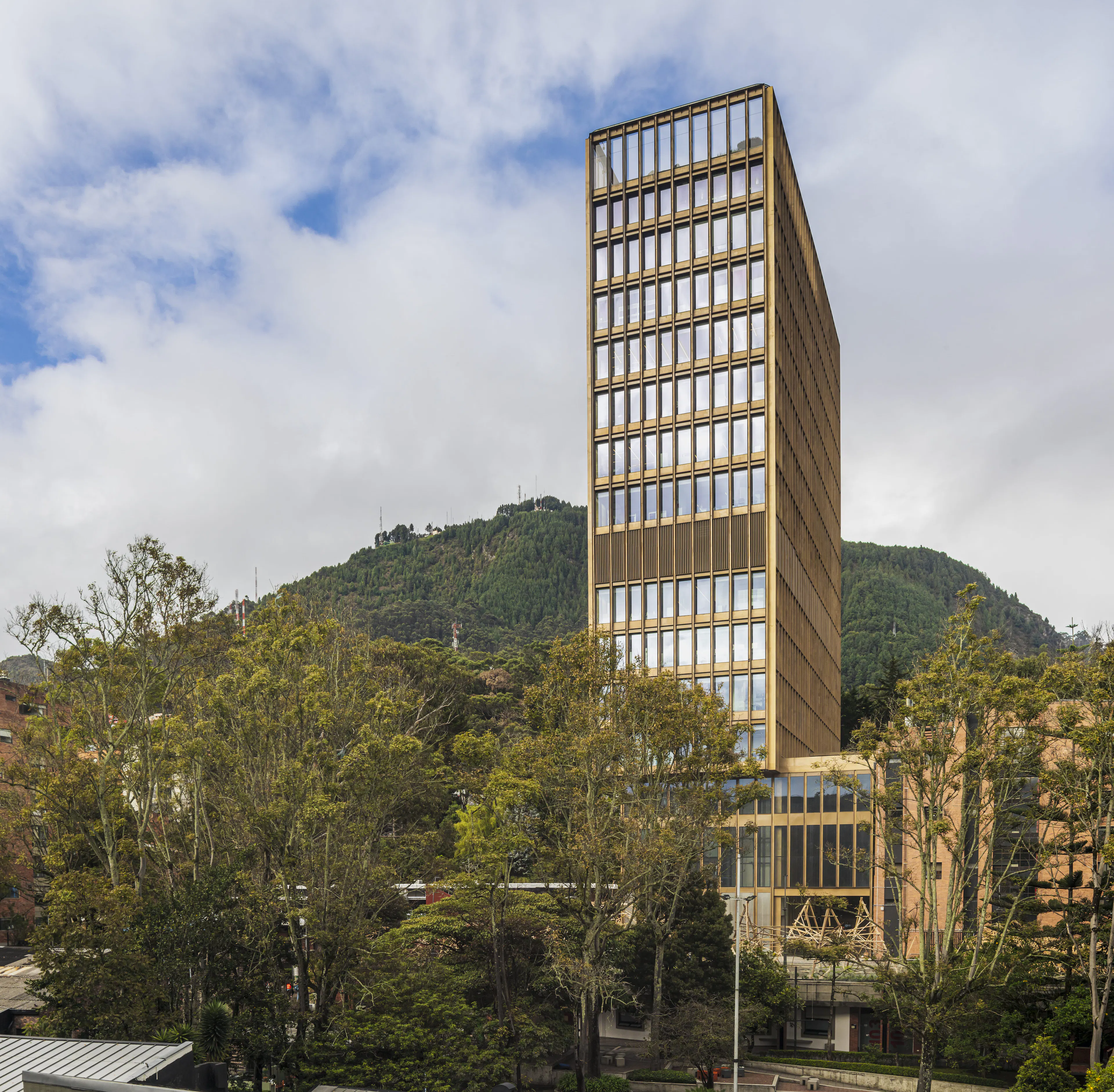 Engineering Laboratories | Pontificia Universidad Javeriana — 1