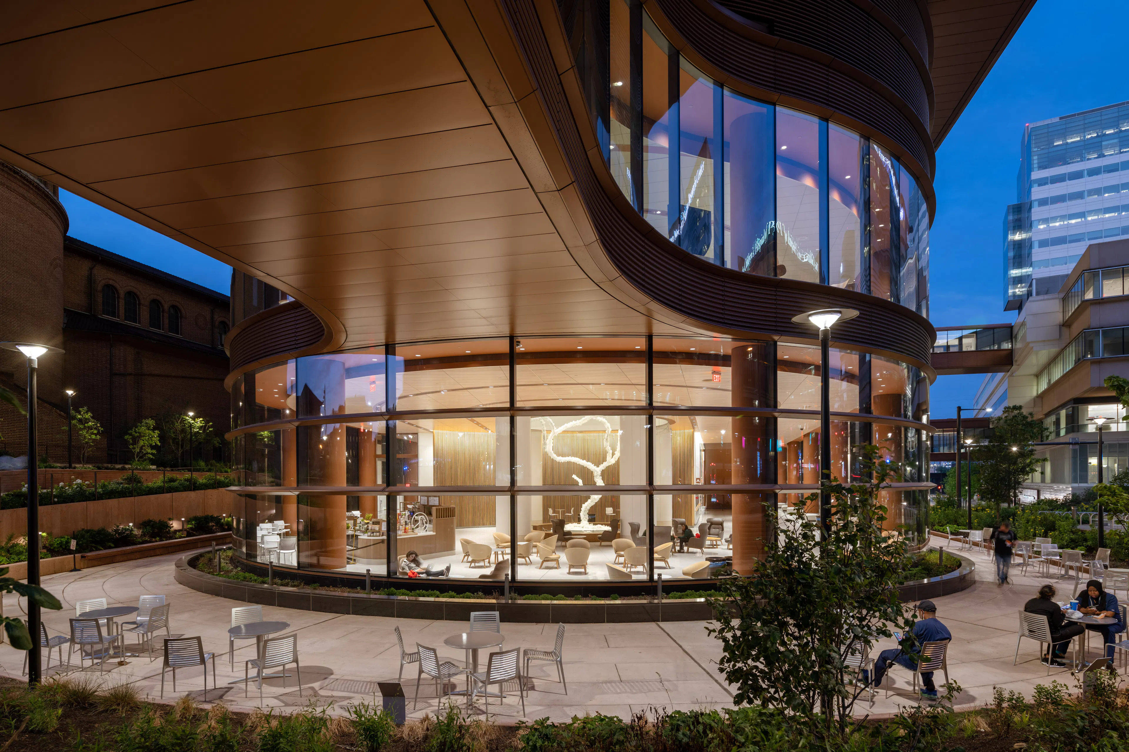 Apple The Exchange TRX — 22