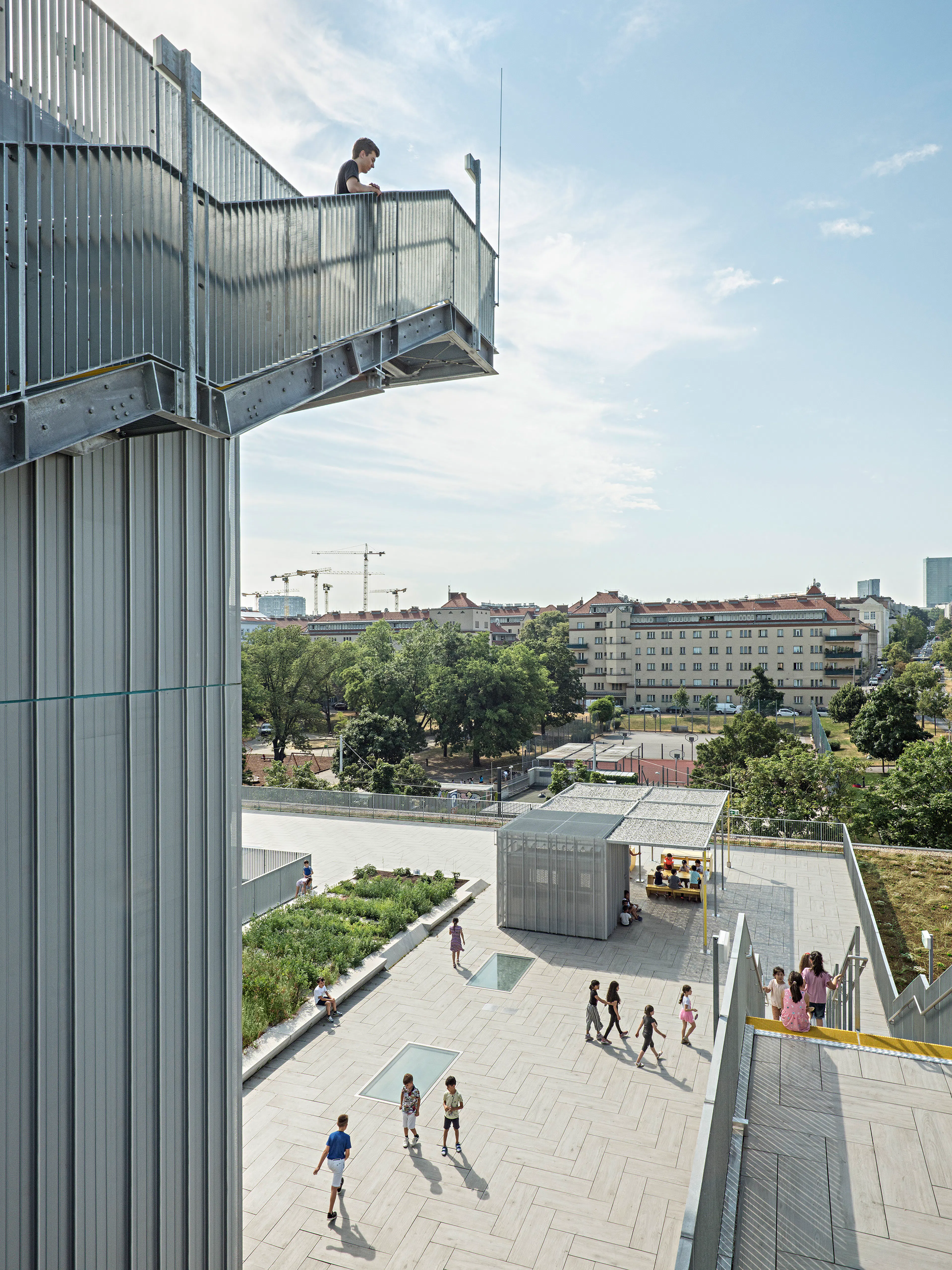 Längenfeldgasse Primary and Vocational School — 4