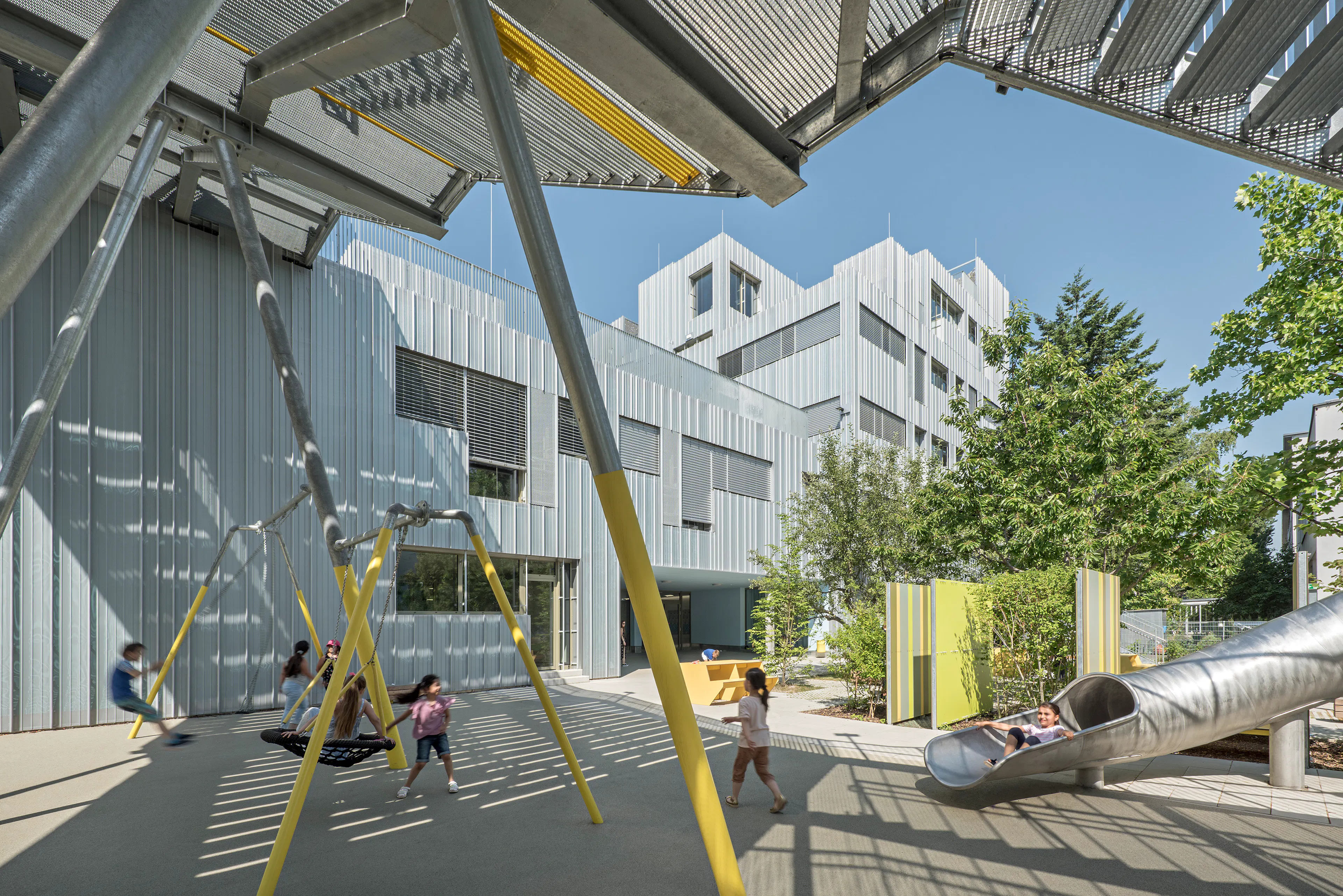 Längenfeldgasse Primary and Vocational School — 6