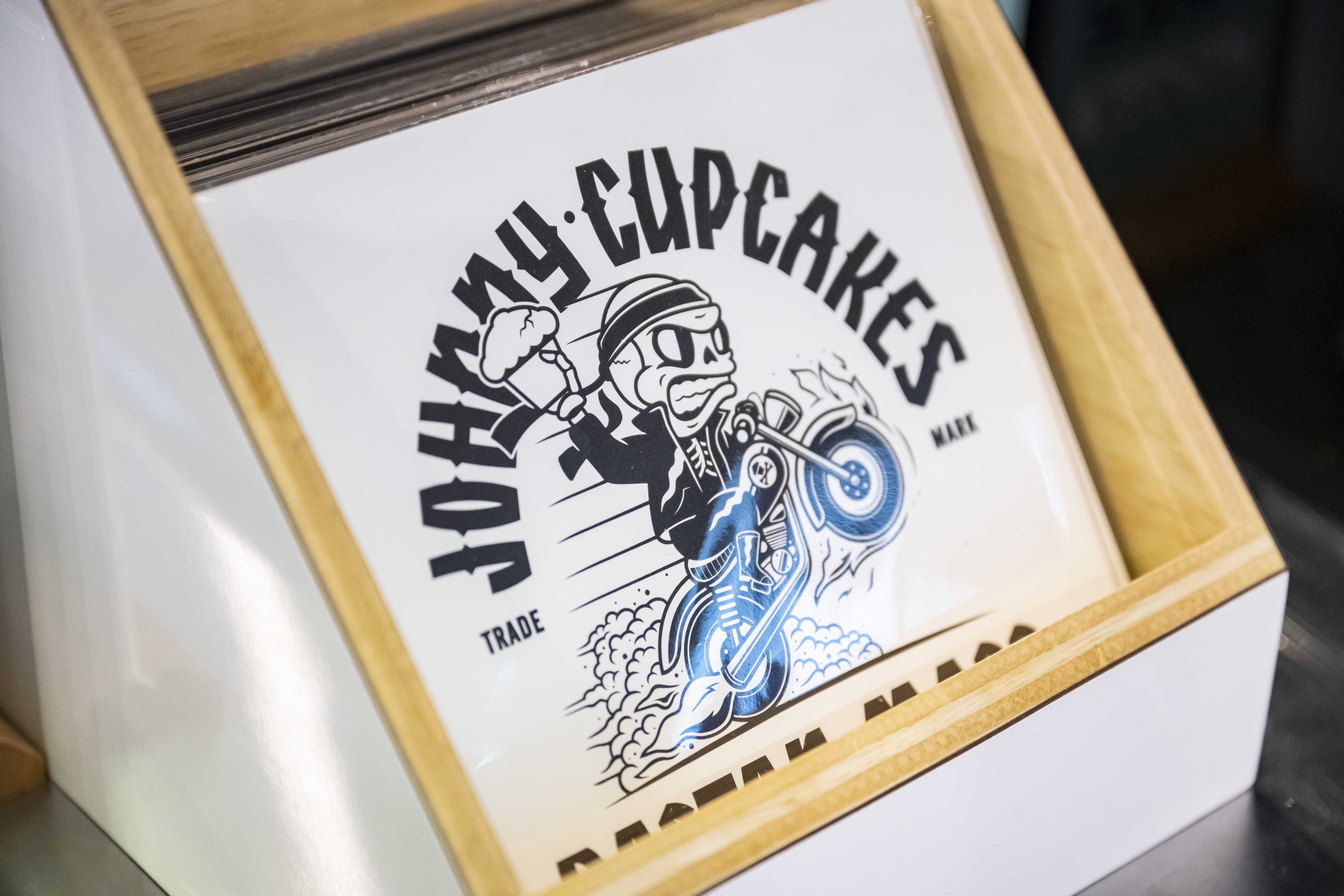 Johnny Cupcakes by Bergmeyer Architizer