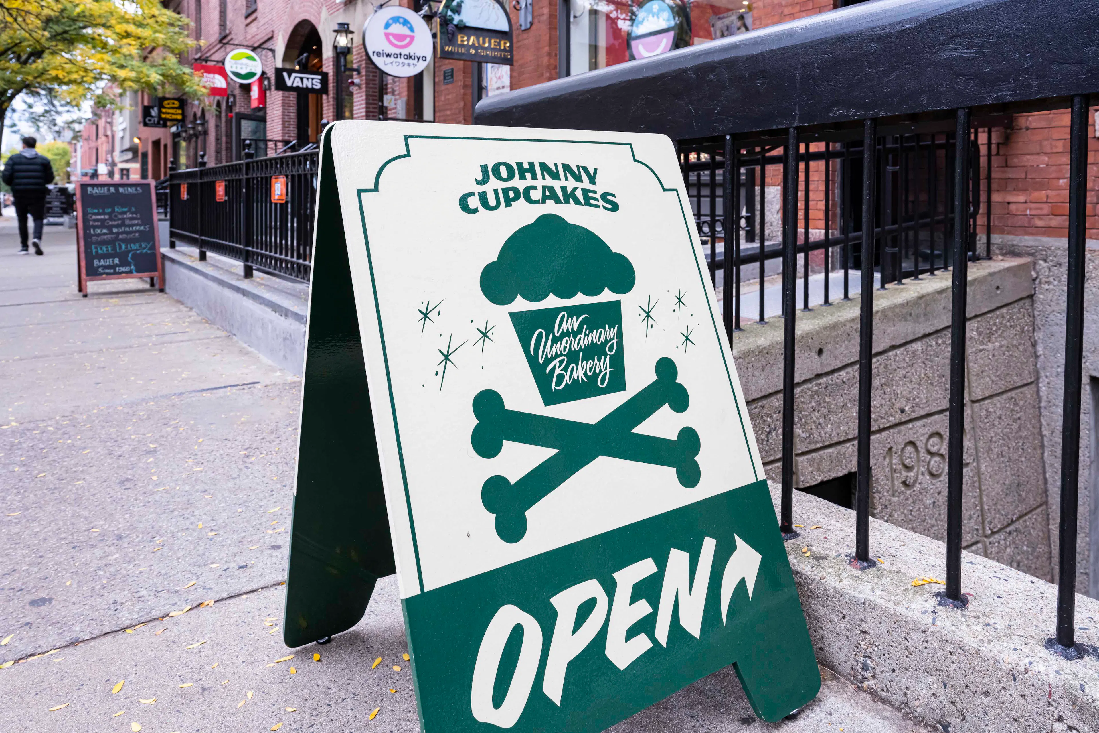 Johnny Cupcakes — 80