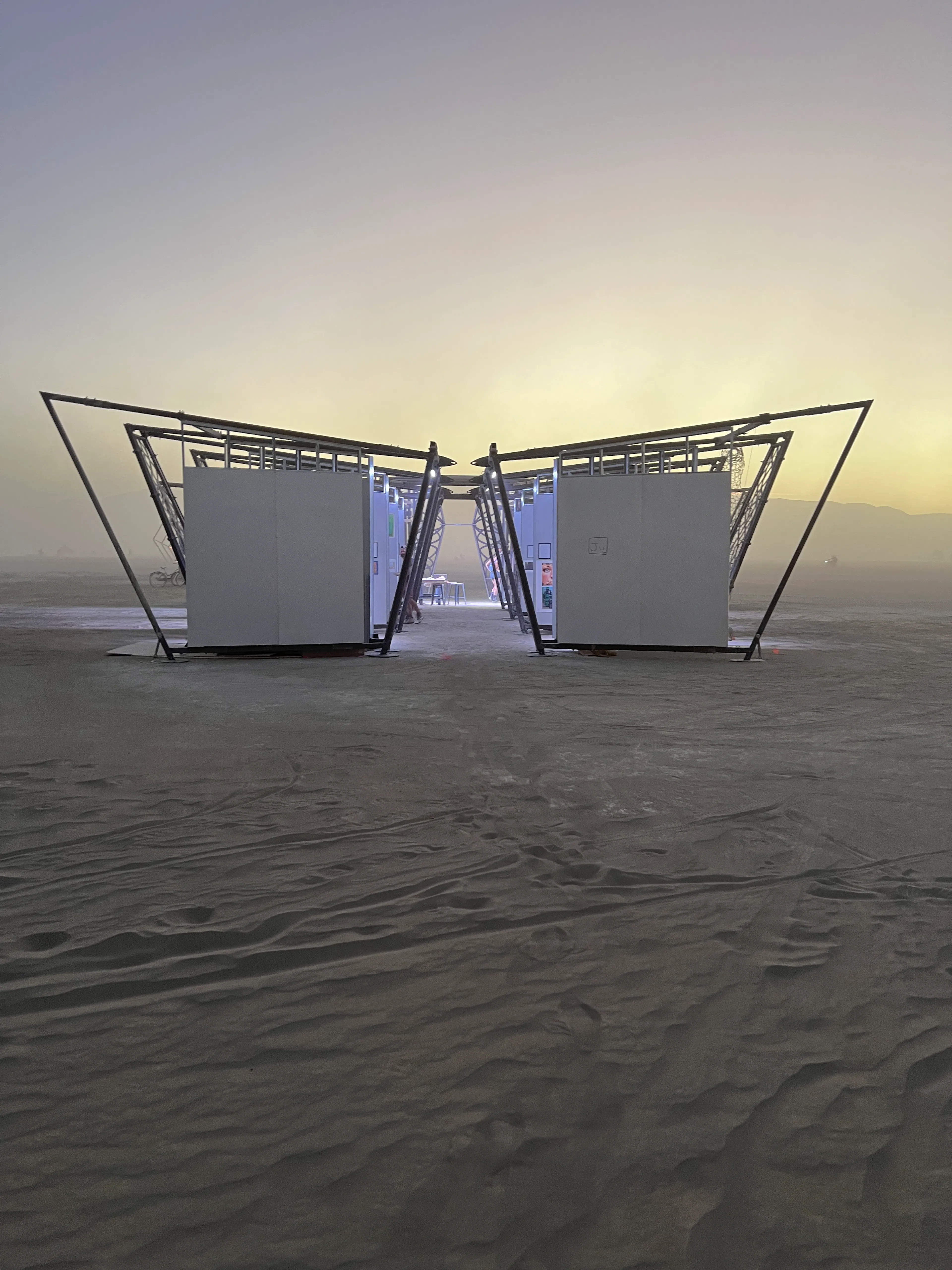 The Museum of No Spectators — 10