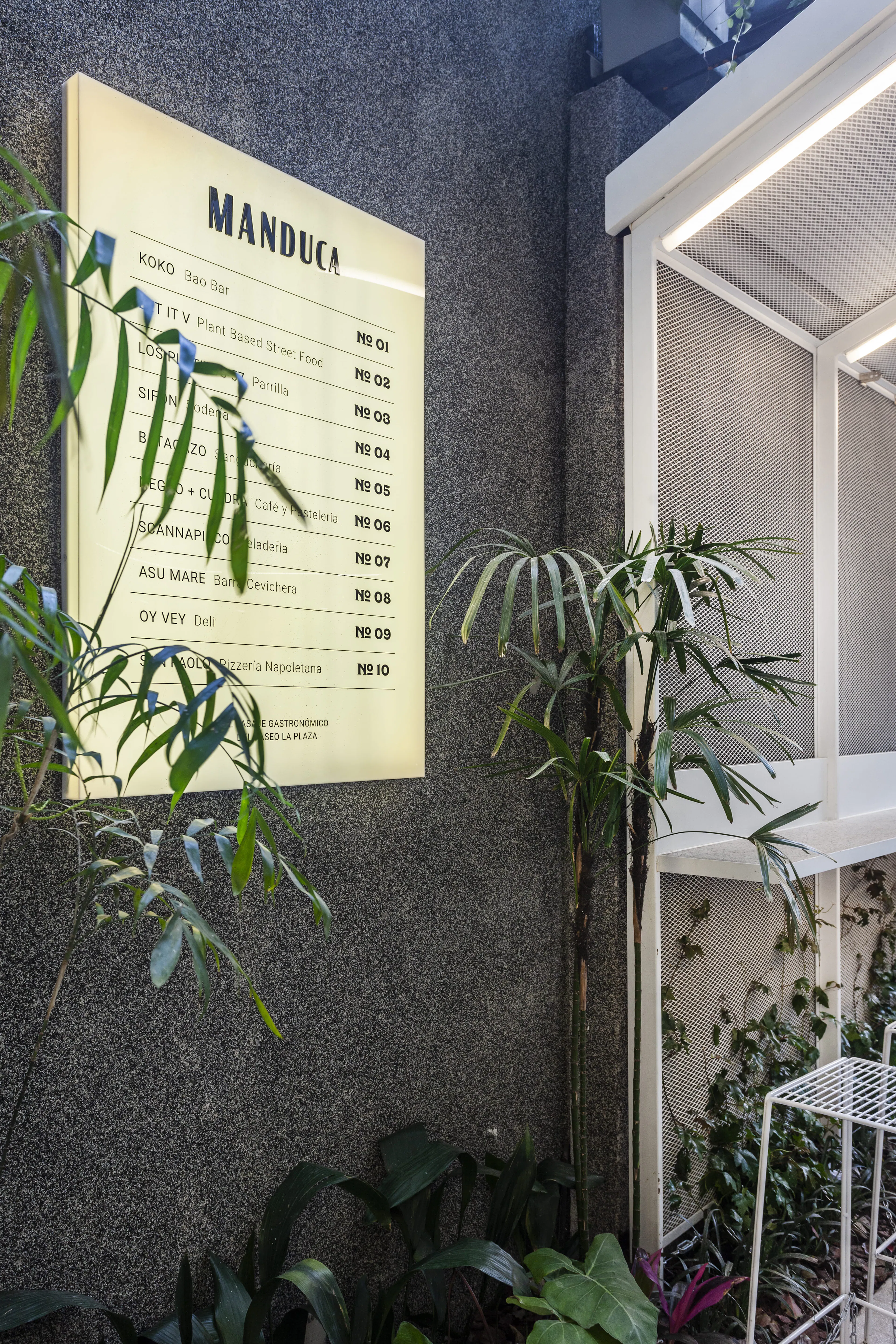 Manduca Market — 13