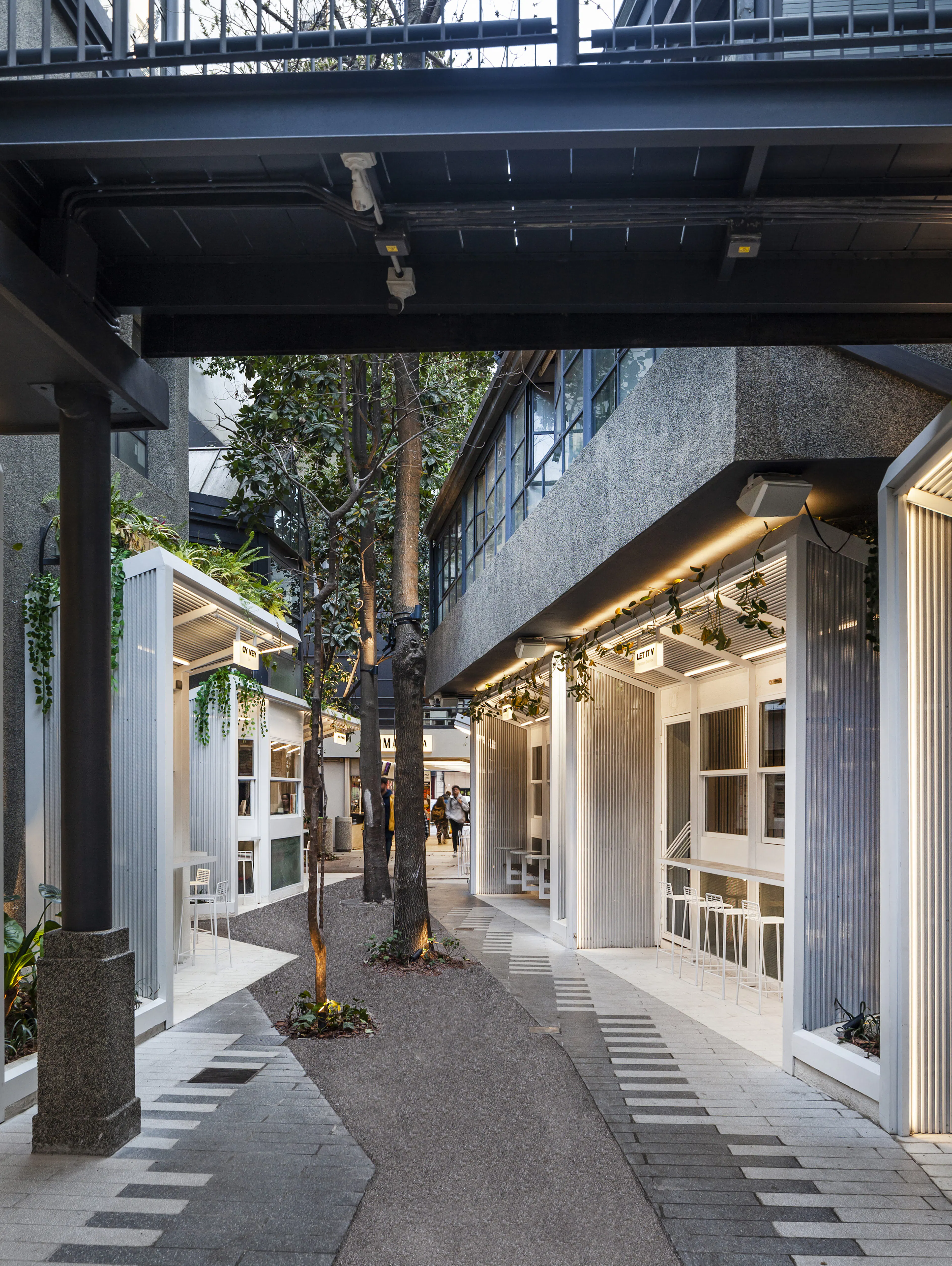 Manduca Market — 22