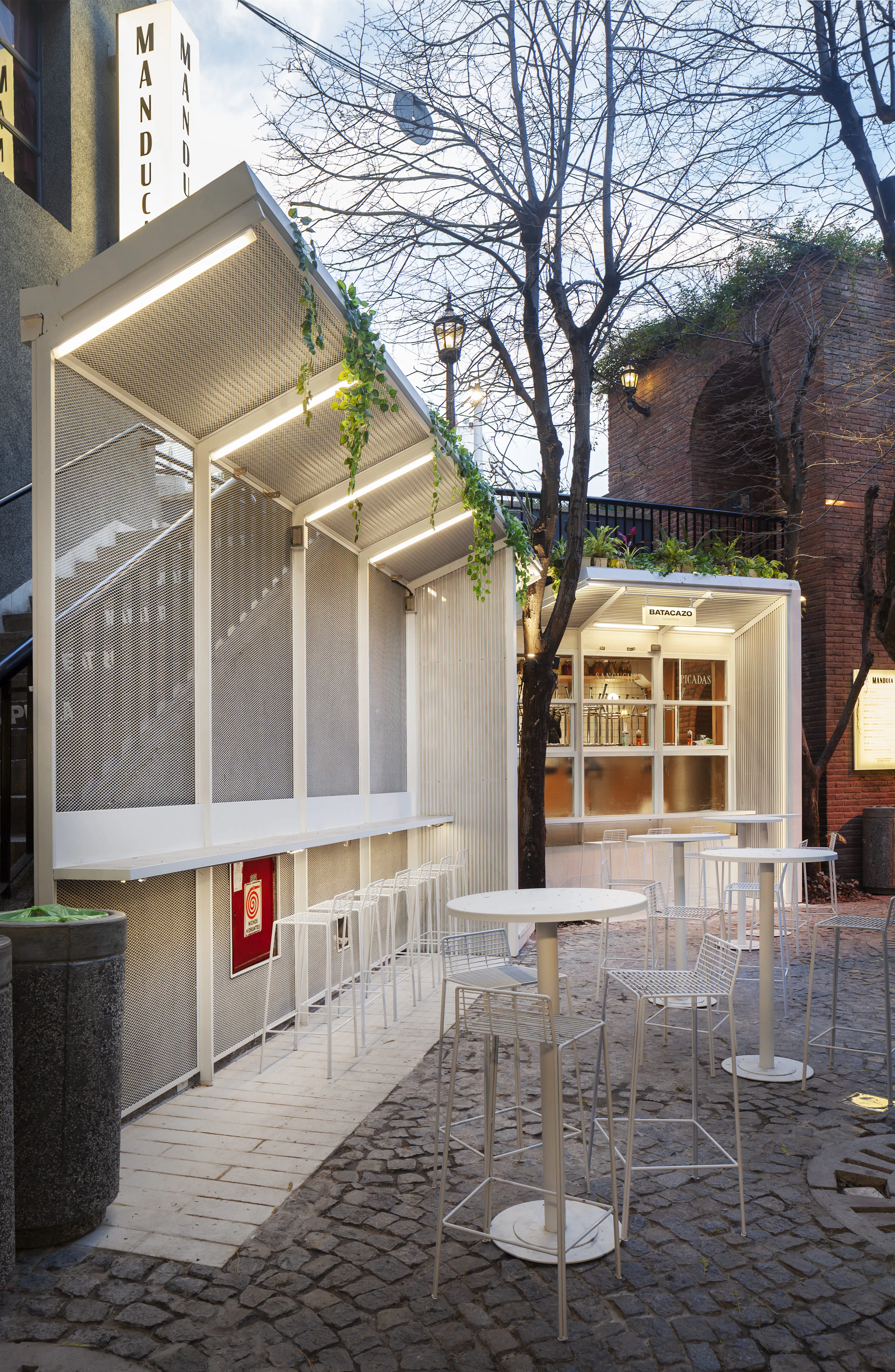 Manduca Market — 28