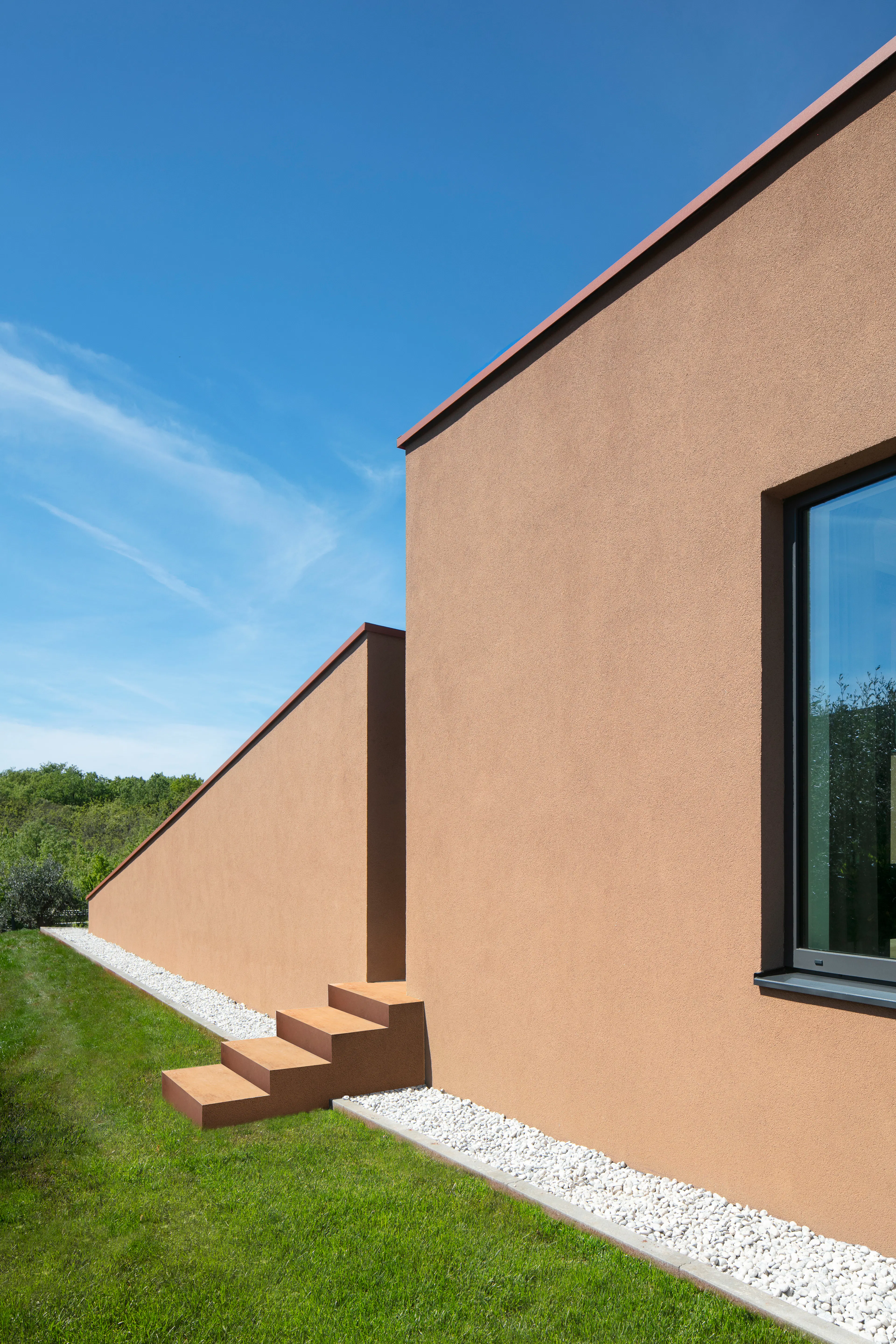 Red soil house — 8