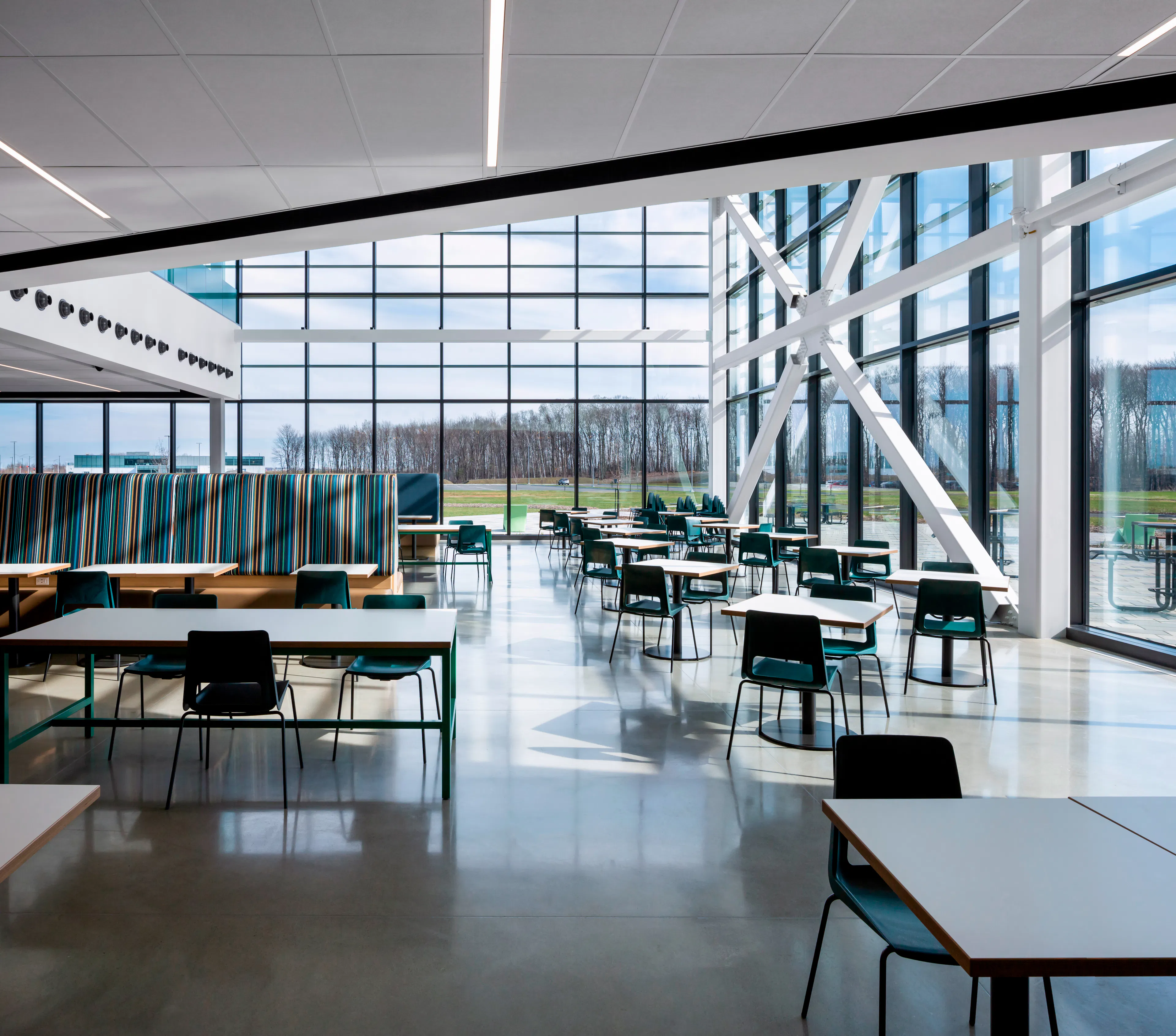 La Maison Simons — 9