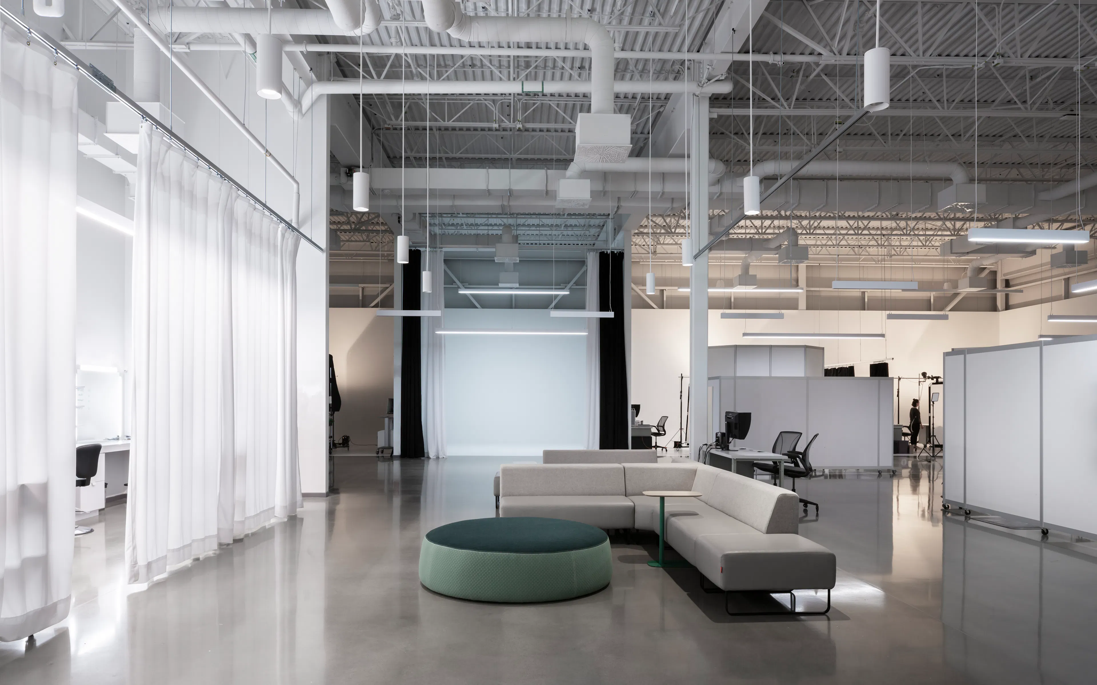 La Maison Simons — 10