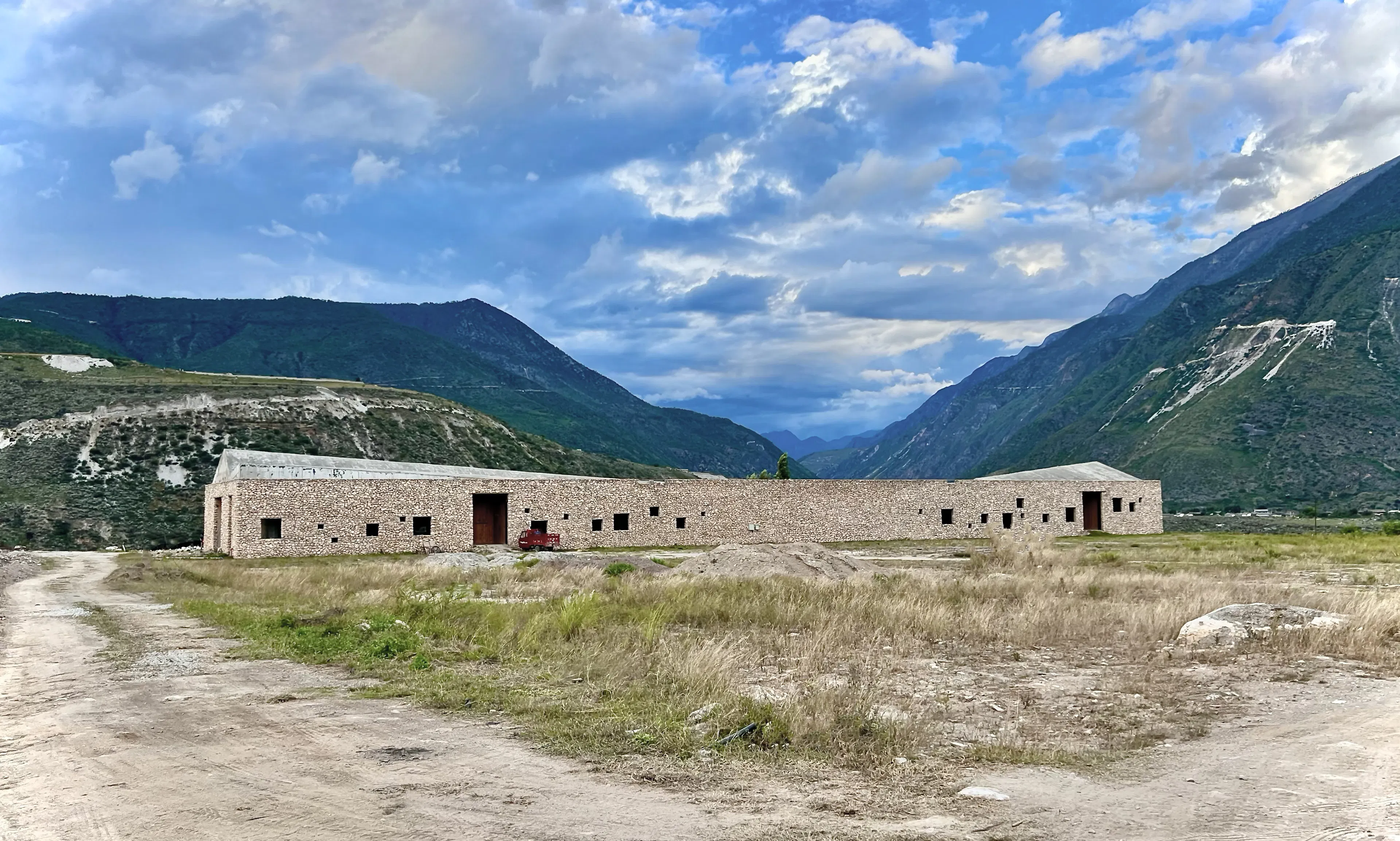 Lijiang olive oil factory - a journey between the form and formless