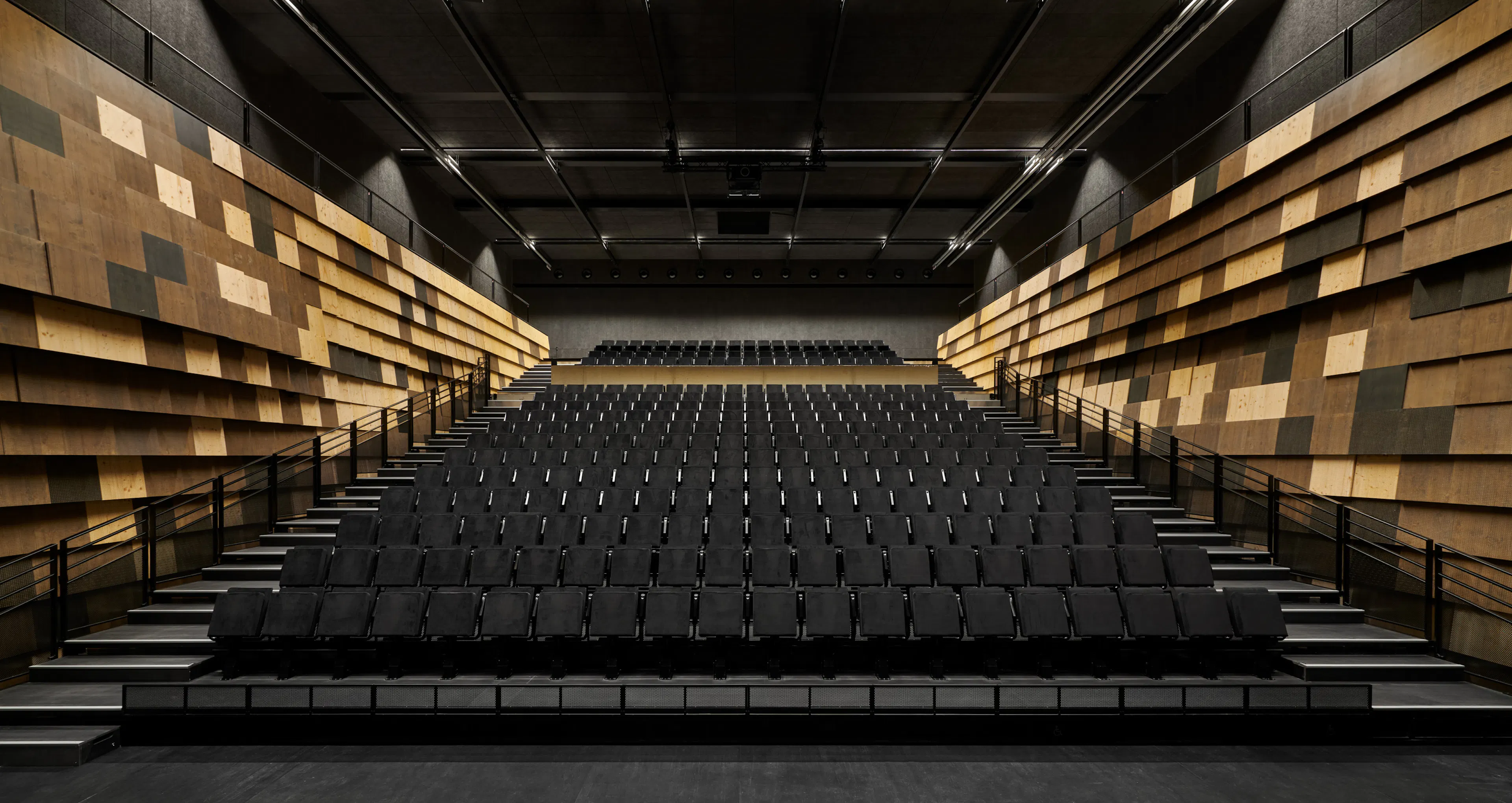 ‘Pierre Bottero’ media library and park in Pélissanne — 2