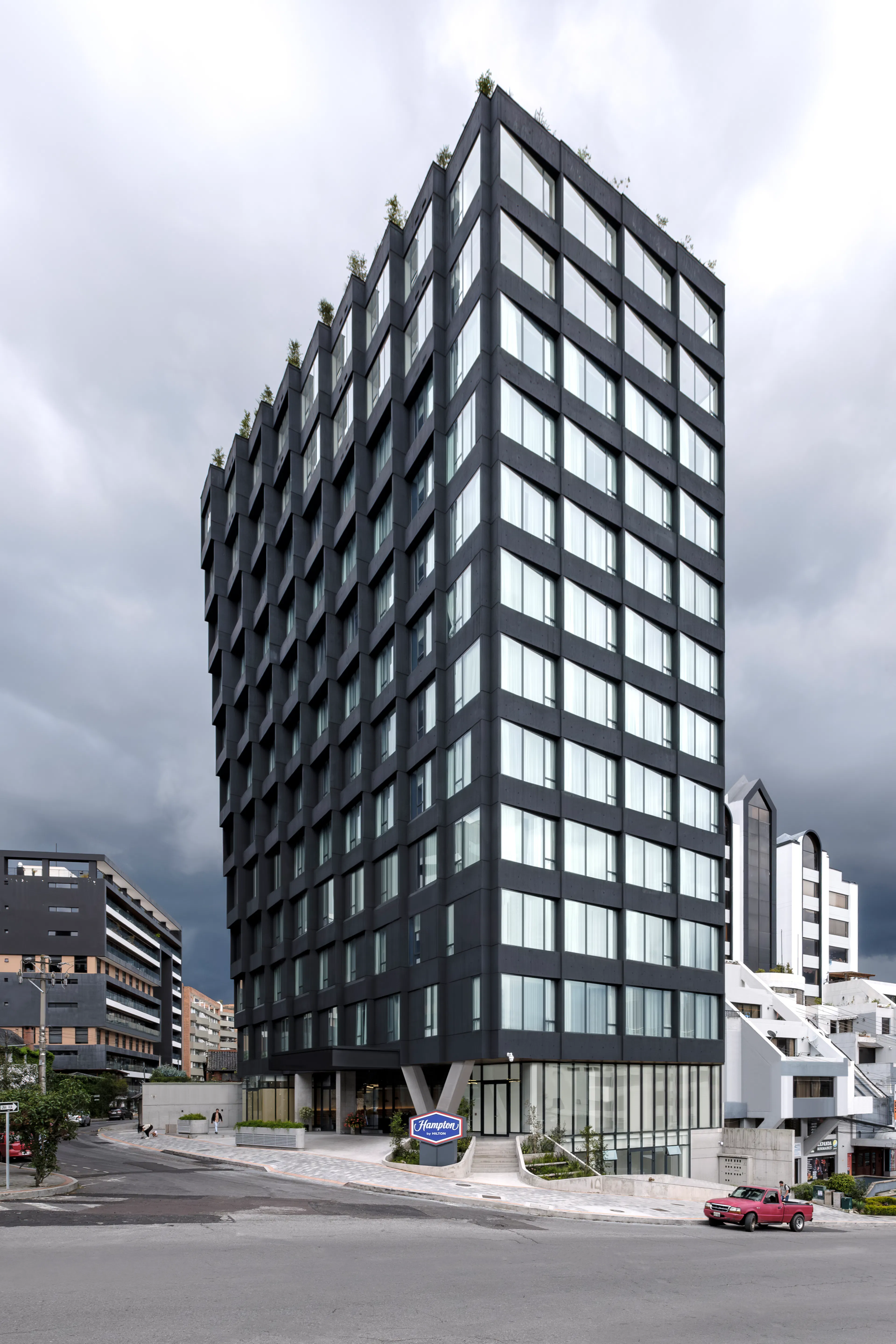 Hampton by Hilton Carolina Park & Zenith Penthouse Suites — 1