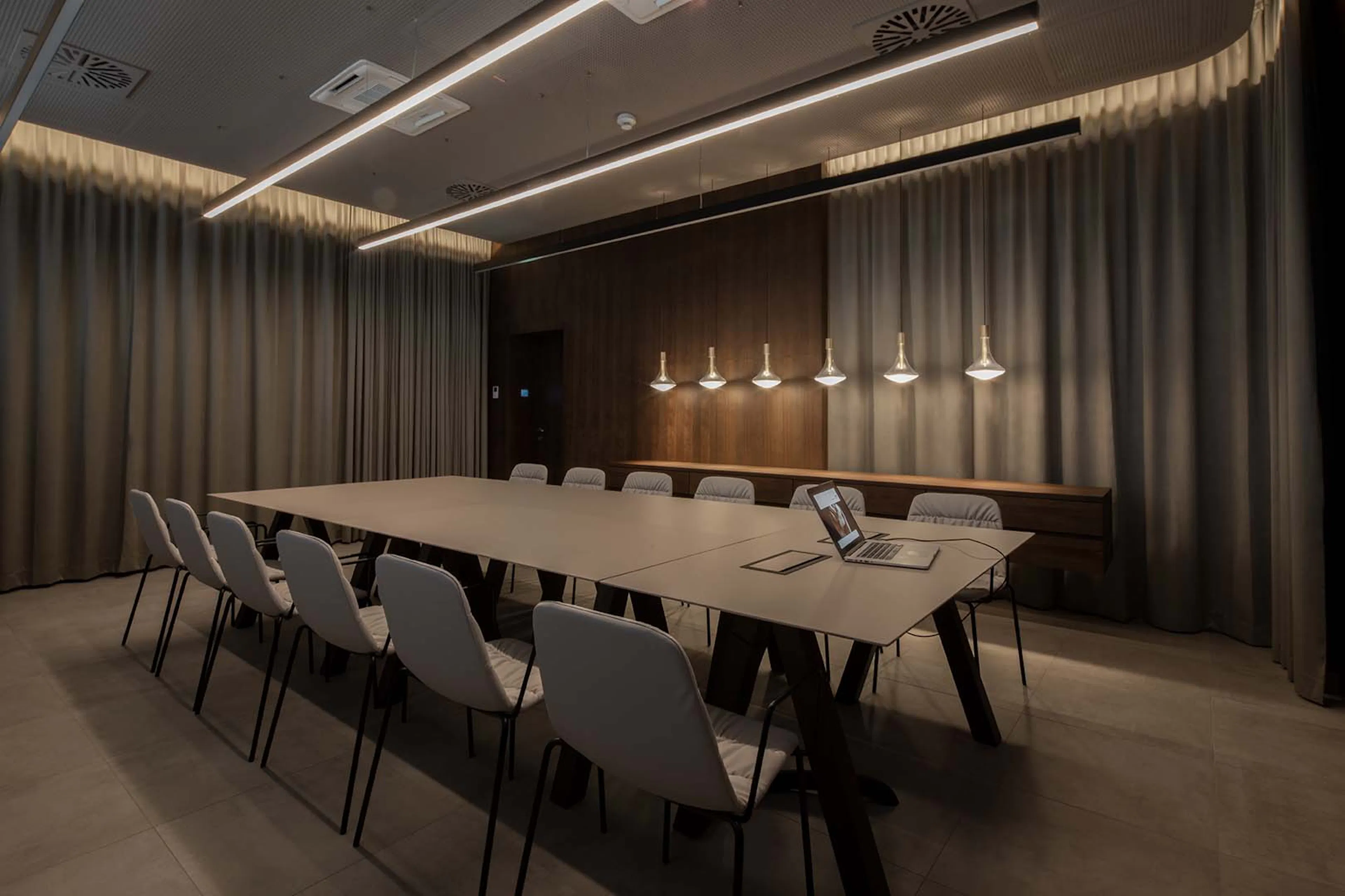 destilat Design Studio GmbH — 76