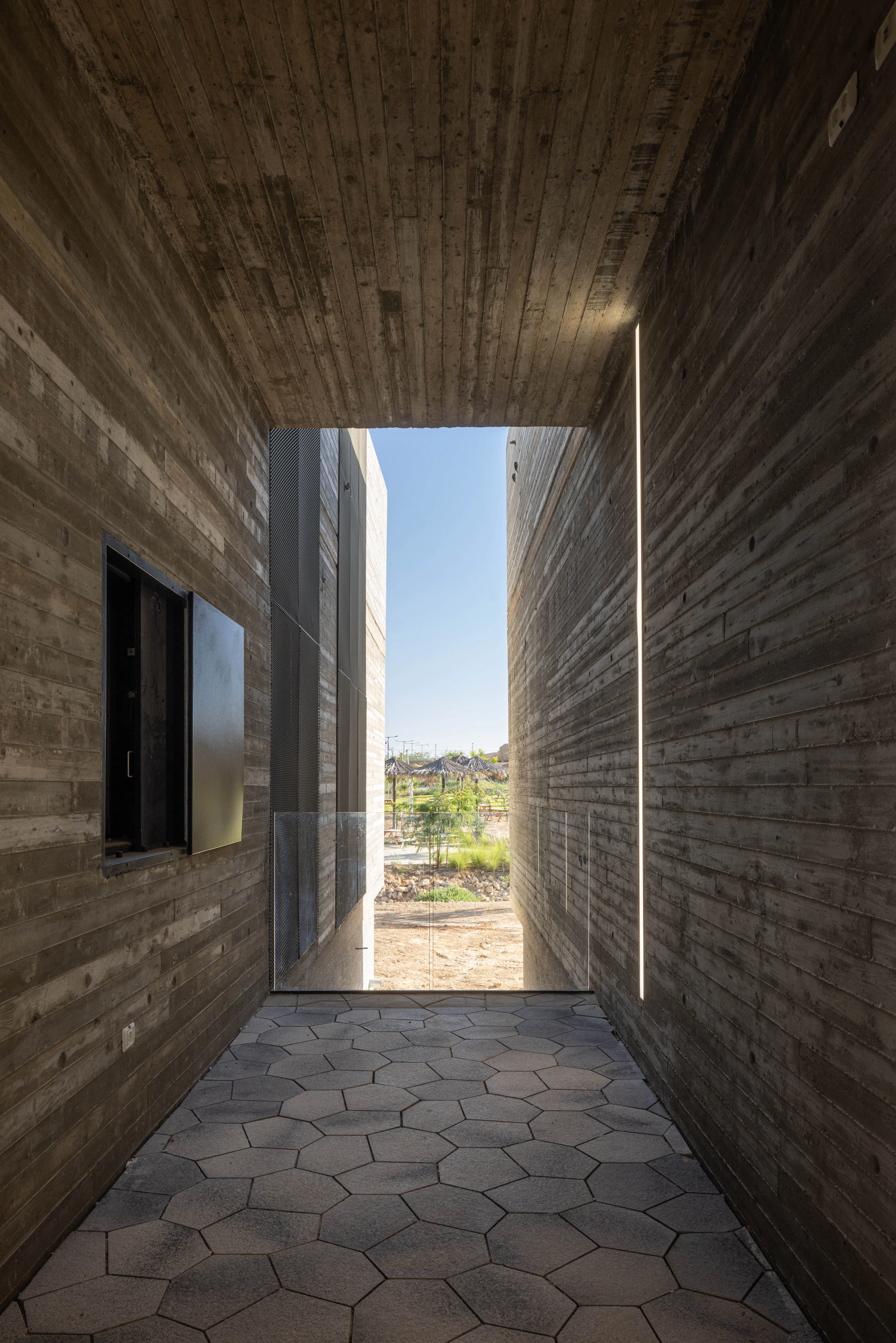 Midbarium, The Jack, Joseph & Morton Mandell Animal Park — 17