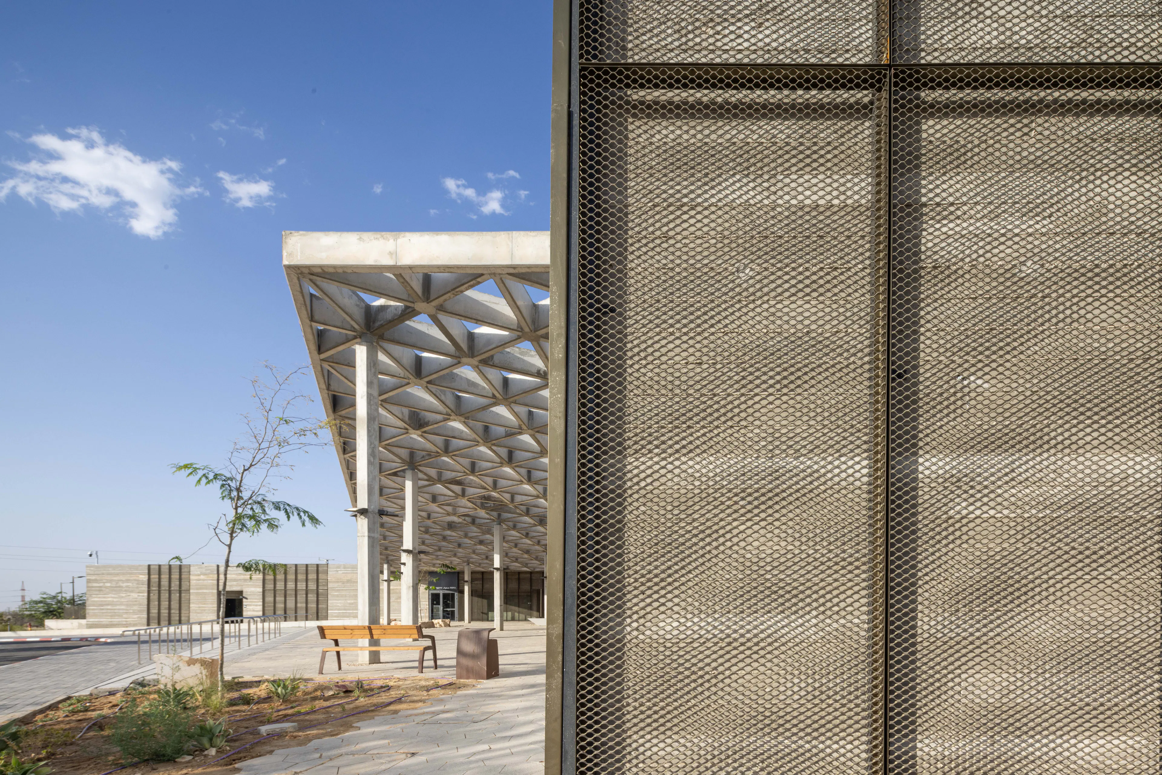Midbarium, The Jack, Joseph & Morton Mandell Animal Park — 24
