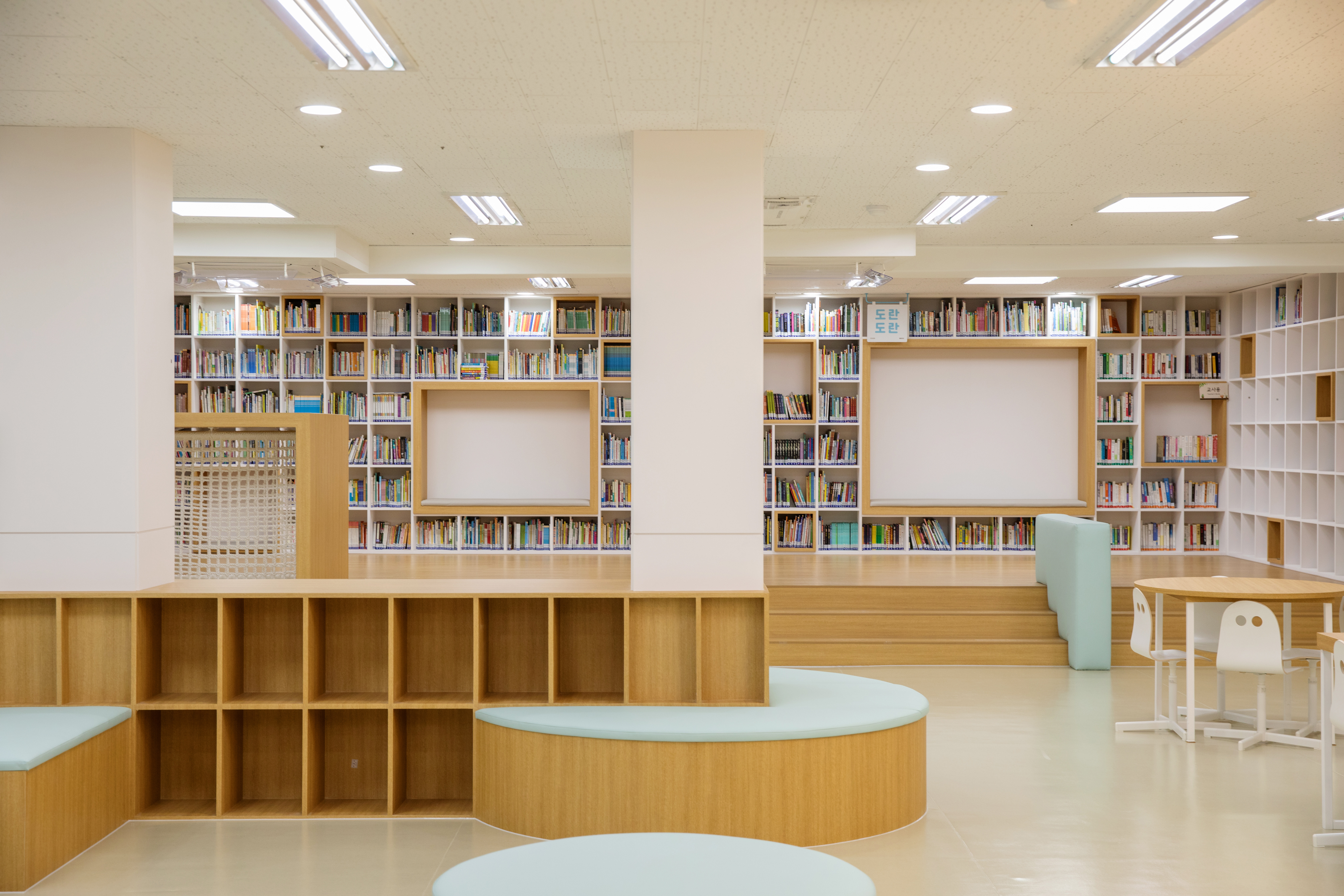 The Flat Bench Library by G/O Architecture - Architizer