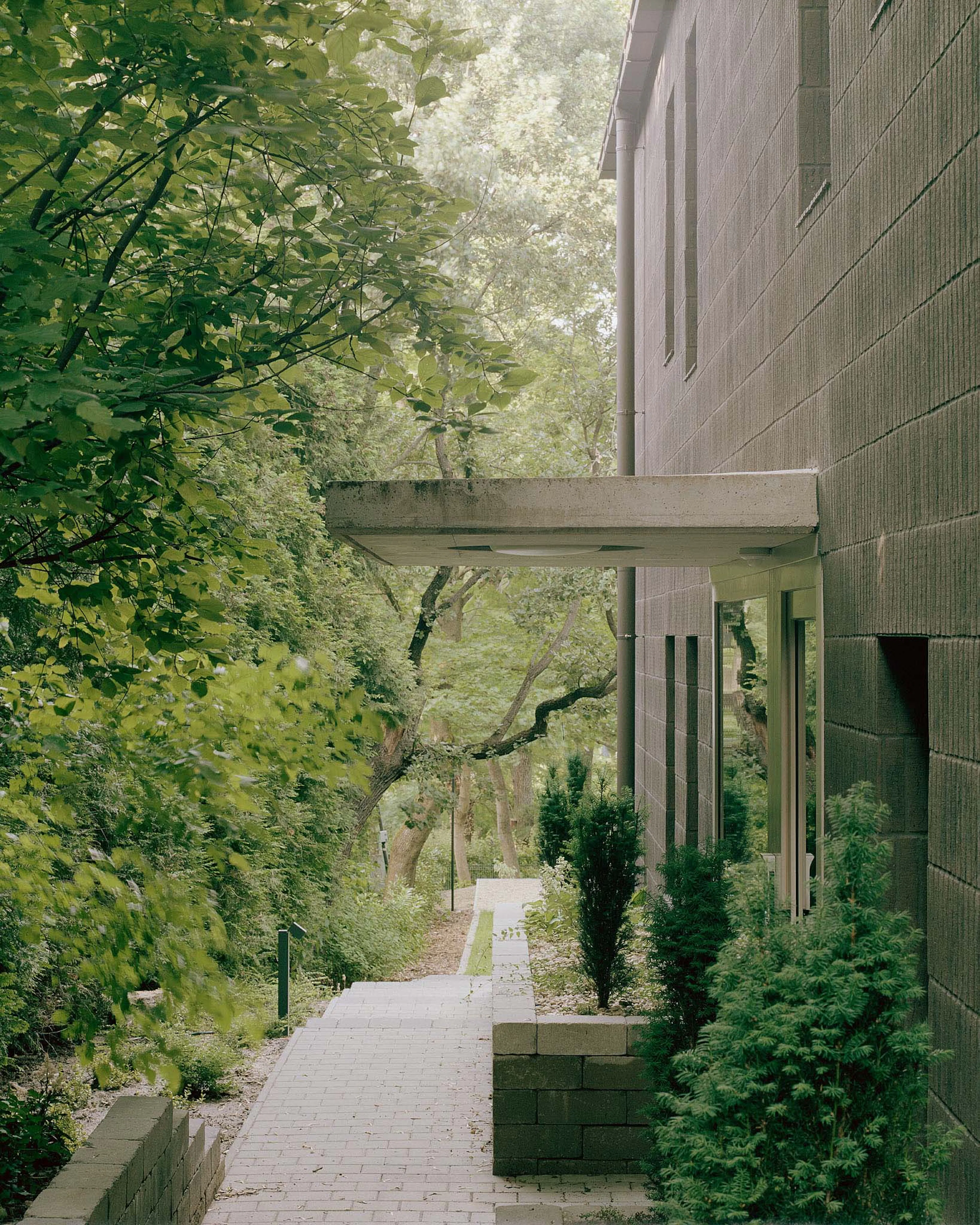 H151 - a house with five apartments — 1