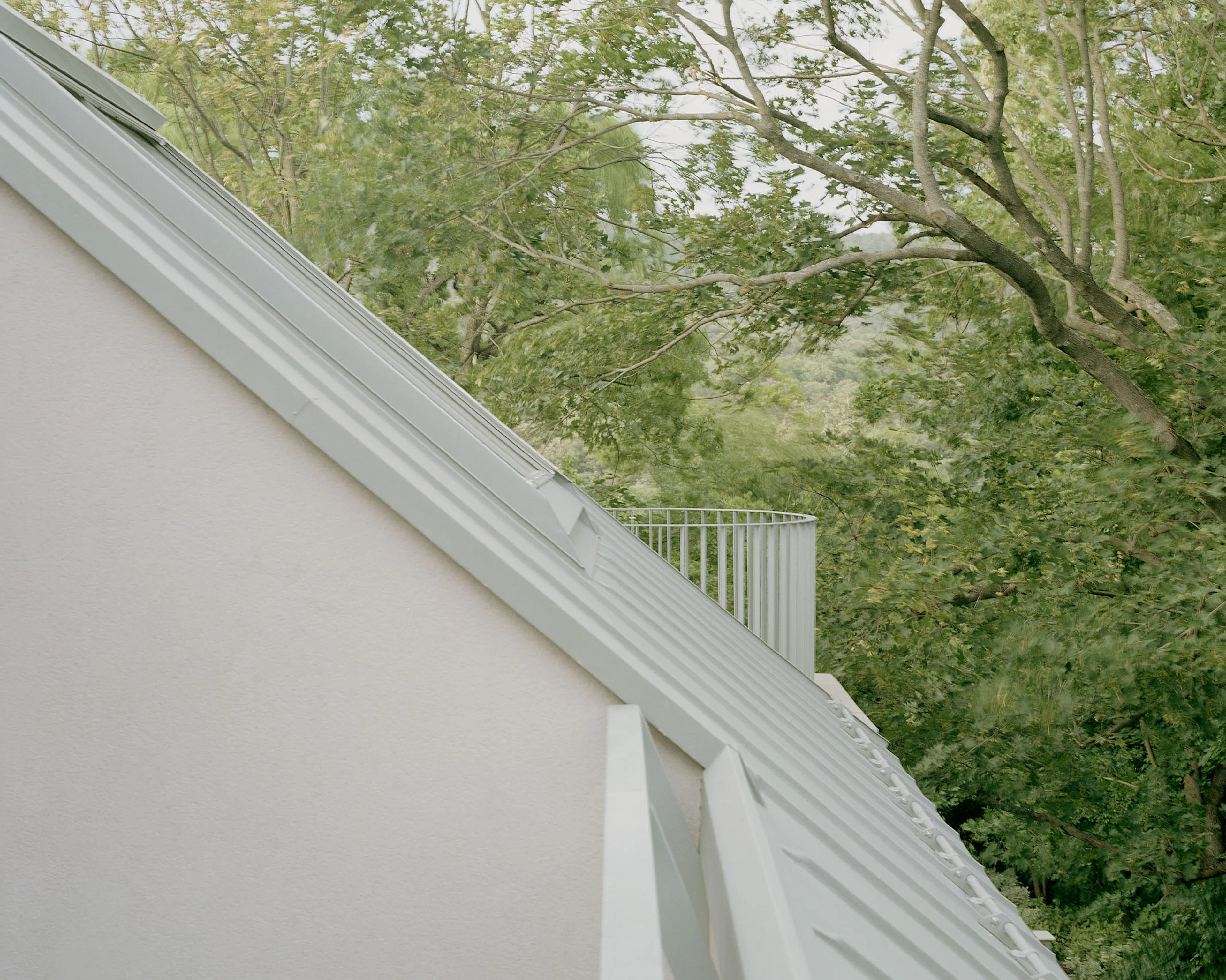 H151 - a house with five apartments — 9