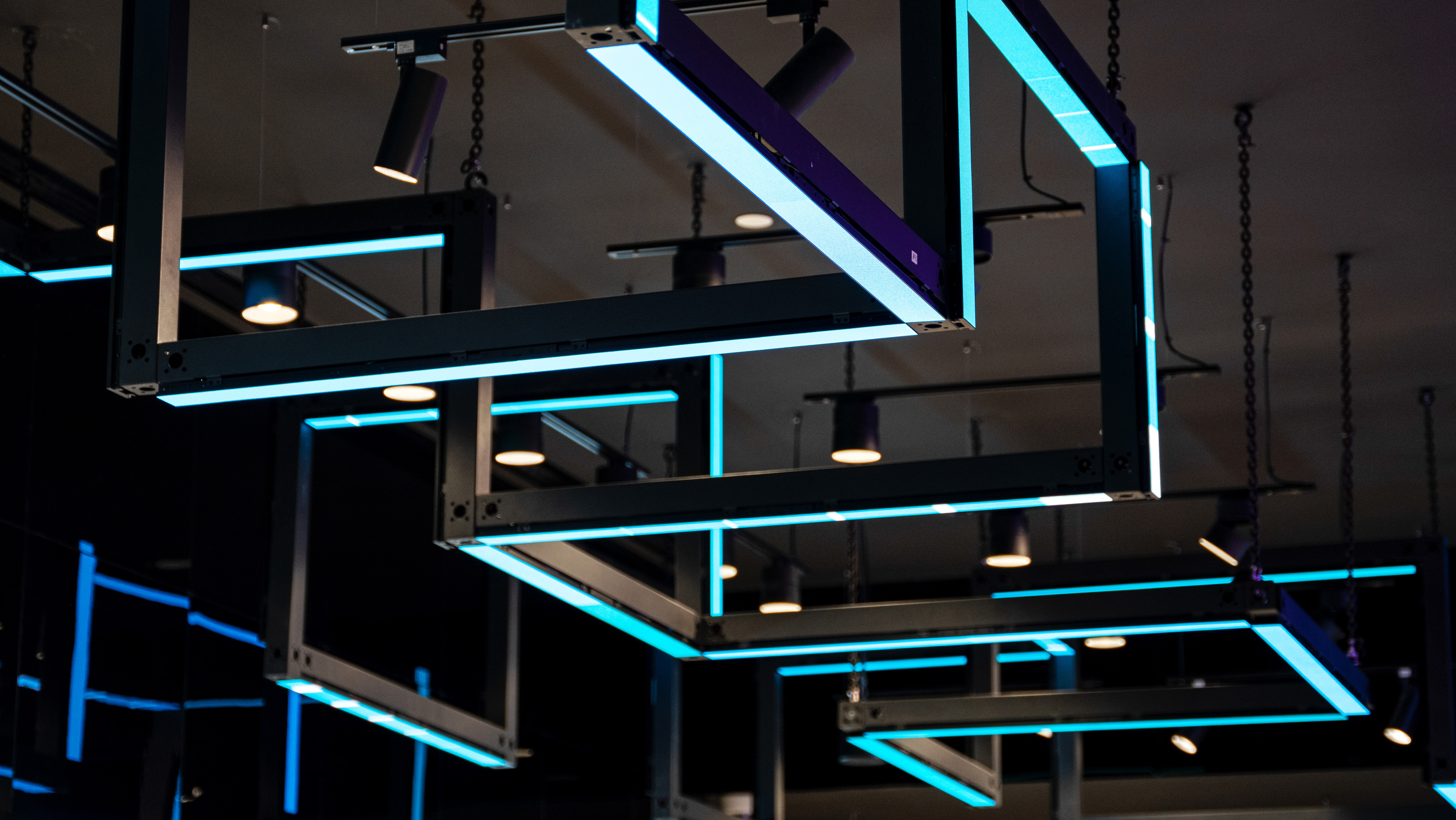 Zain Flagship Store by BÖWE Architizer