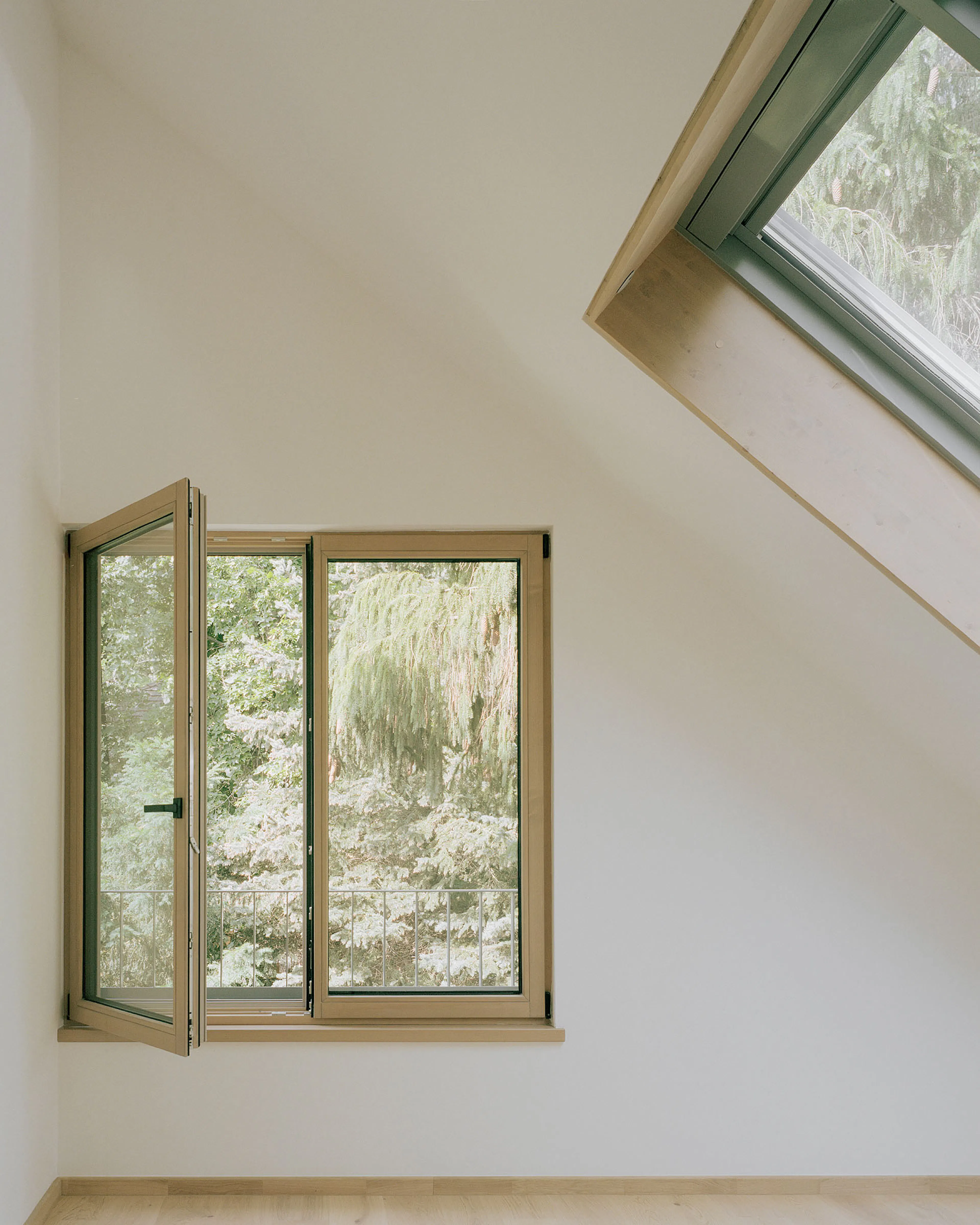 H151 - a house with five apartments — 10