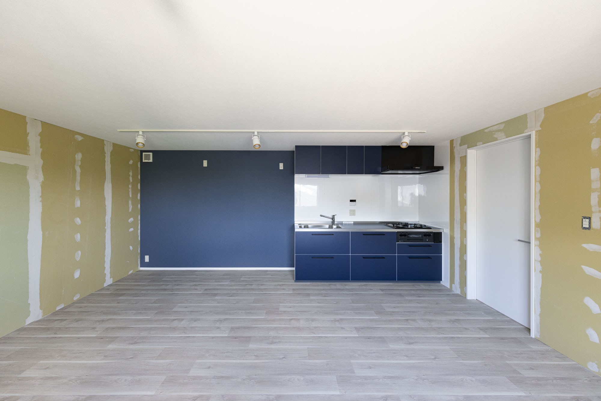Image showcasing used industrial unit house relocation, expansion,conversion, and ...