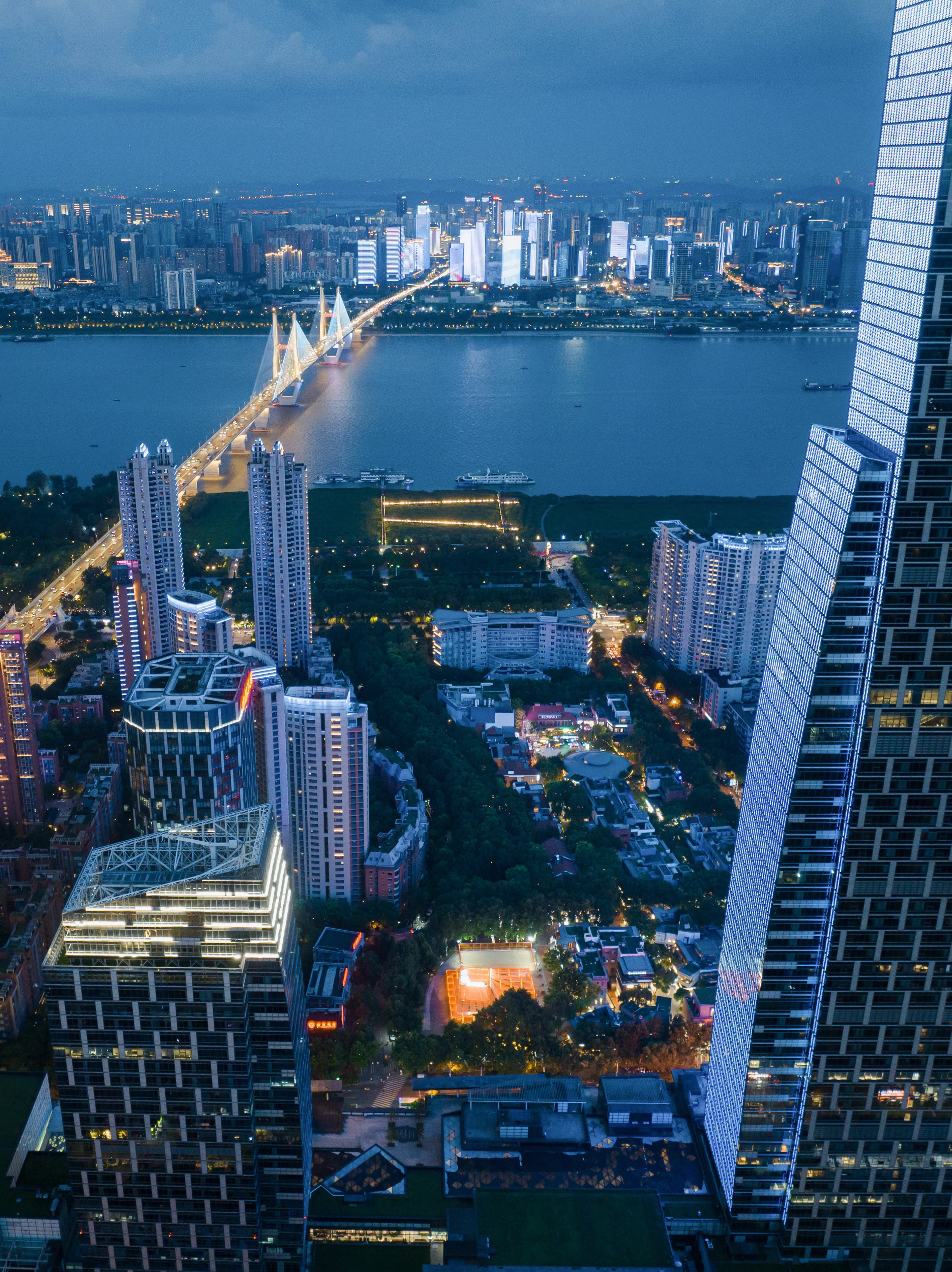 Wuhan Tiandi "DIVE IN SUMMER" — 33