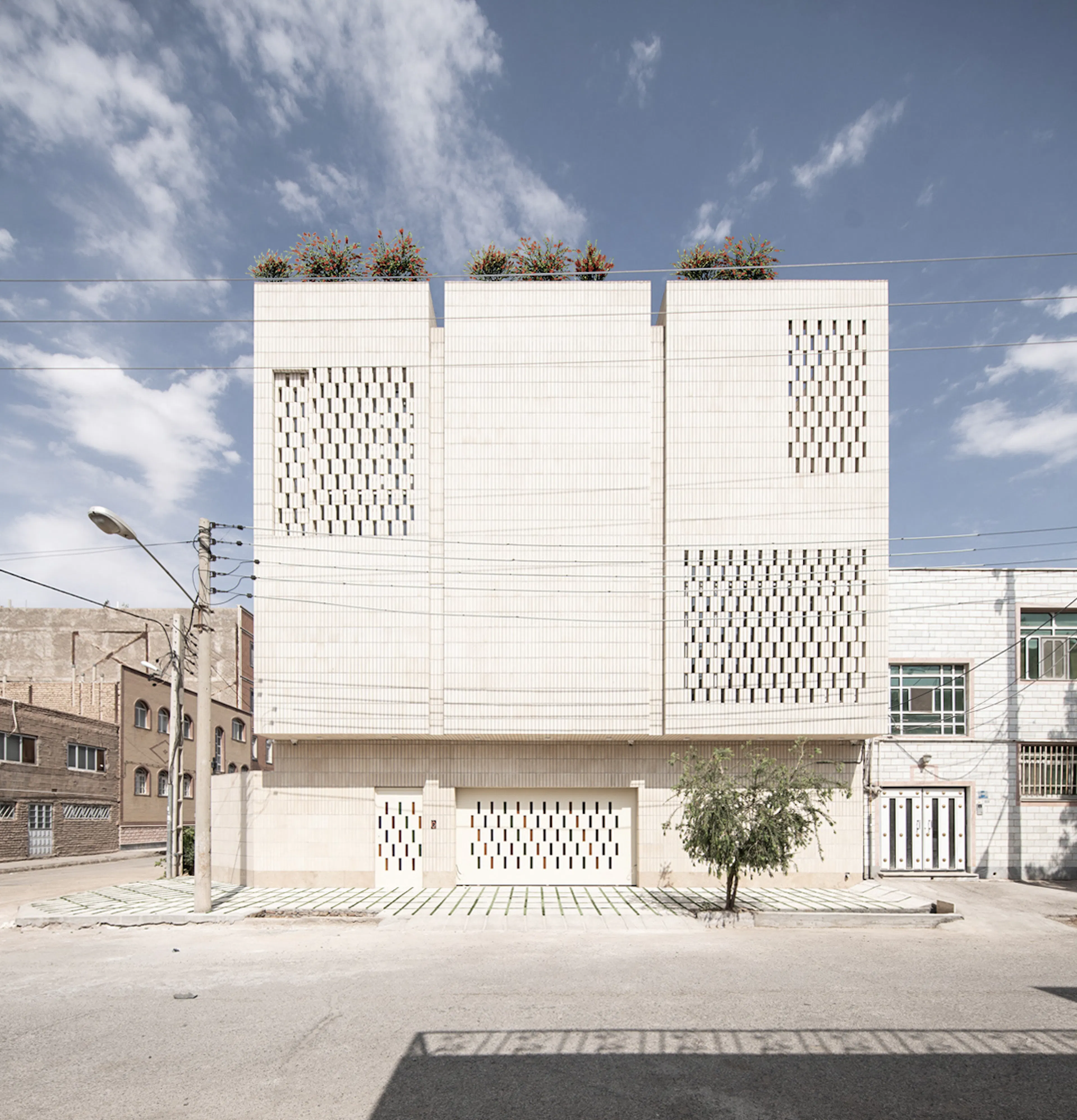 KOLBADI HOUSE — 34