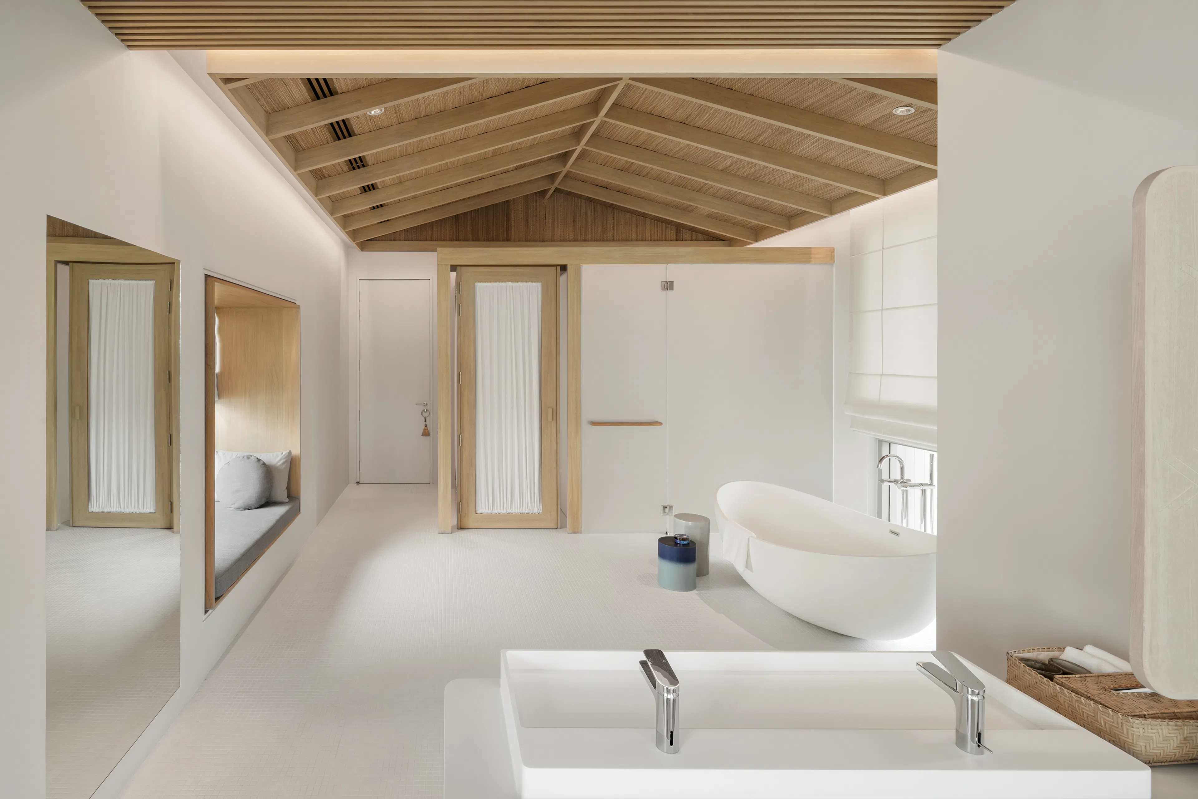 SALA Bang Pa-in — 16