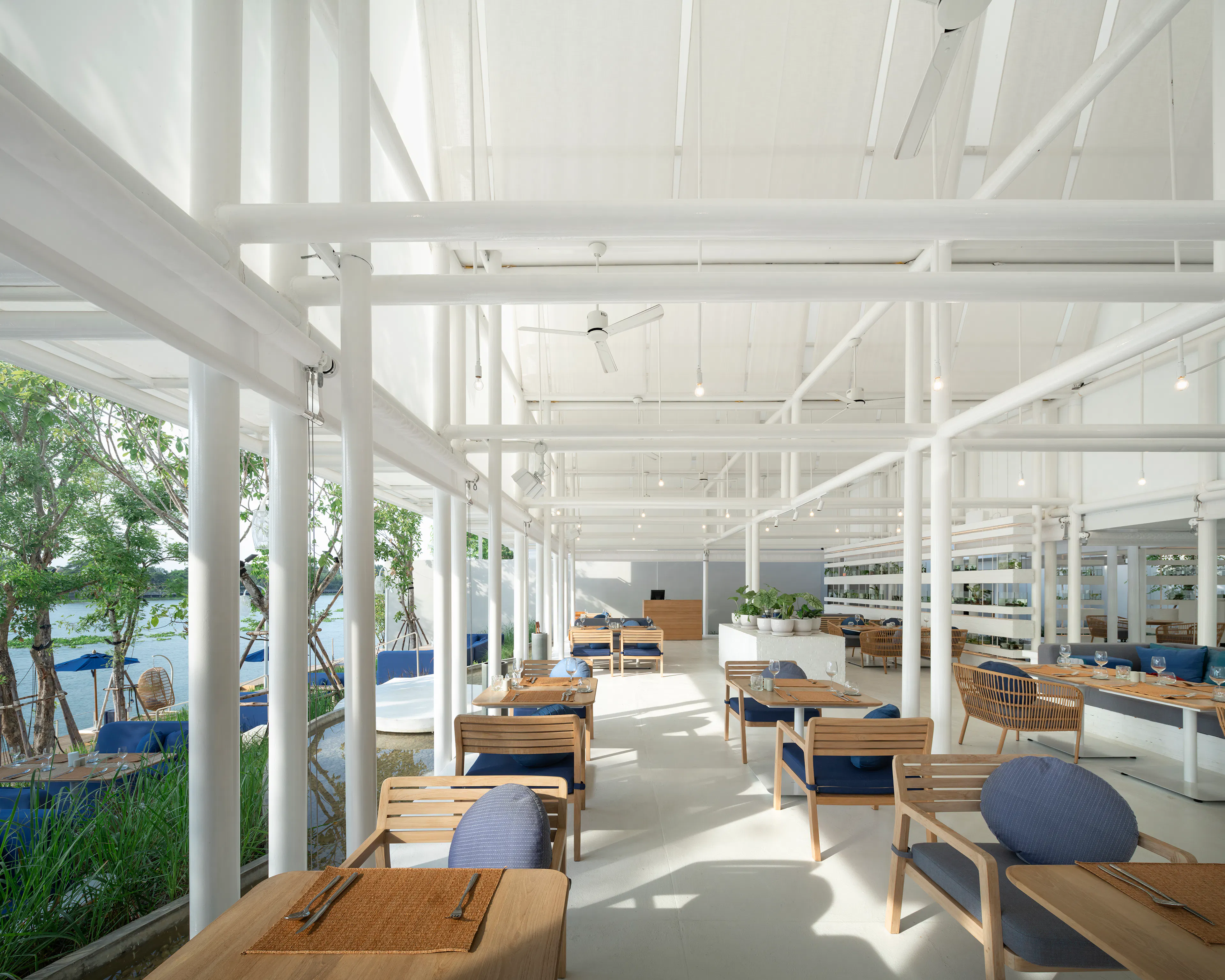 SALA Bang Pa-in — 18