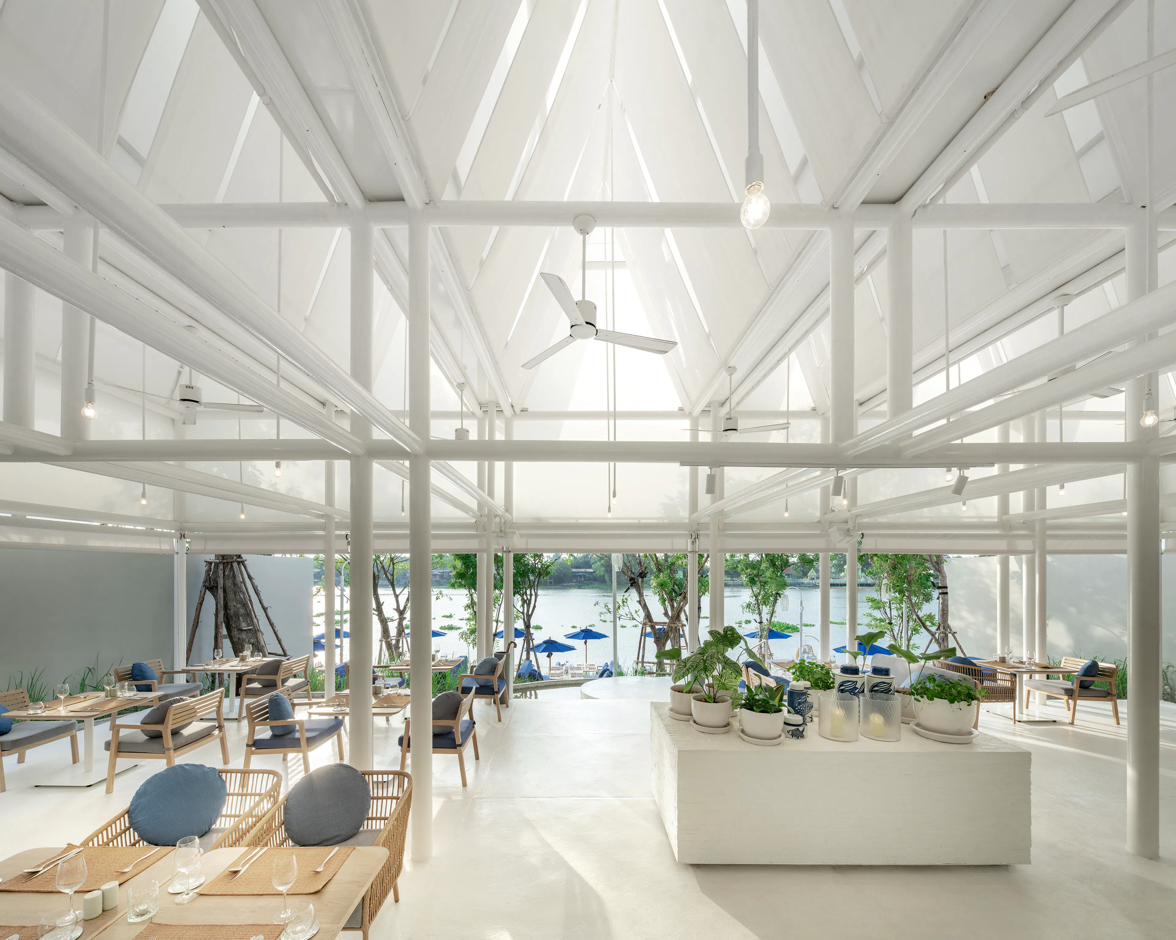 SALA Bang Pa-in — 19