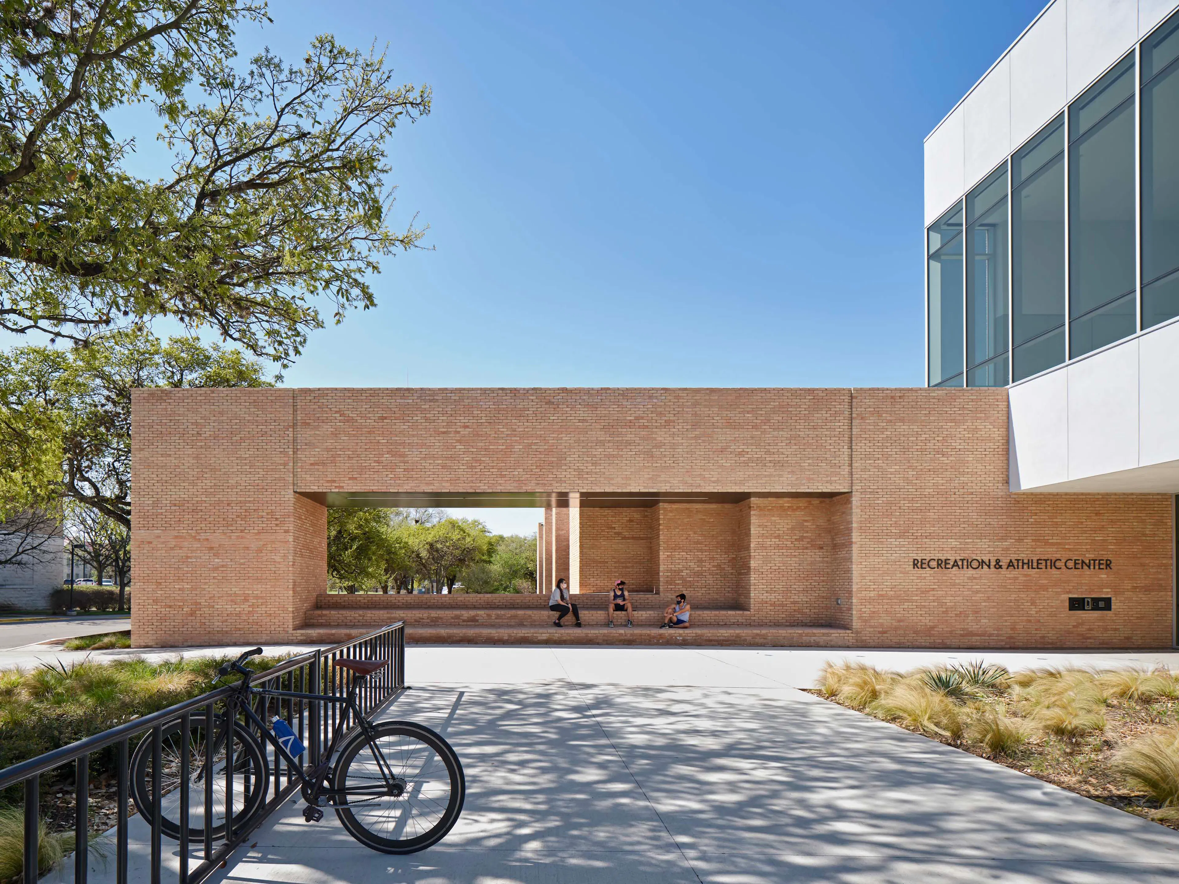 Manhattan MicroLoft — 25