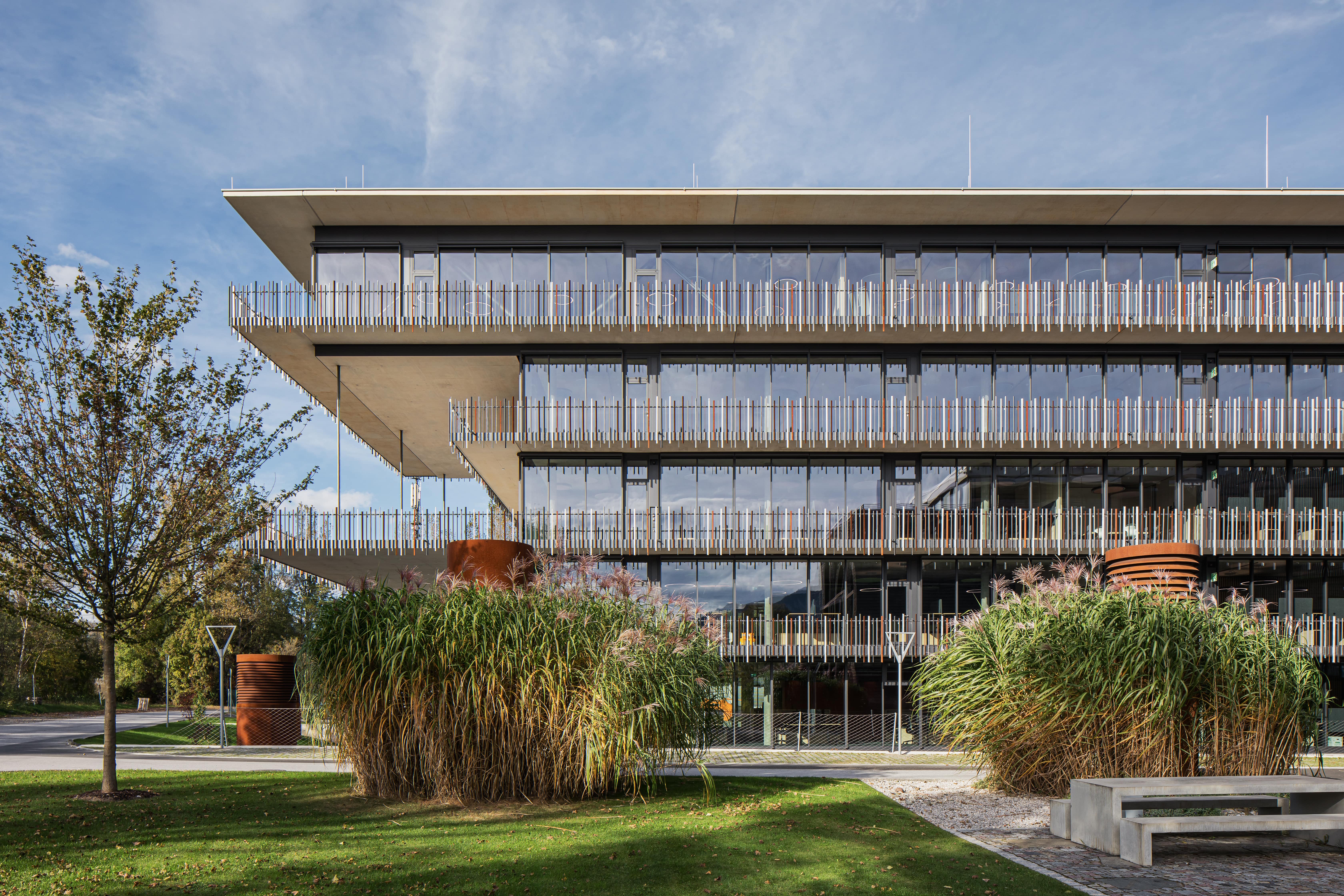 'Am Inn' Office Building - Redensification in the Industrial Area by ...
