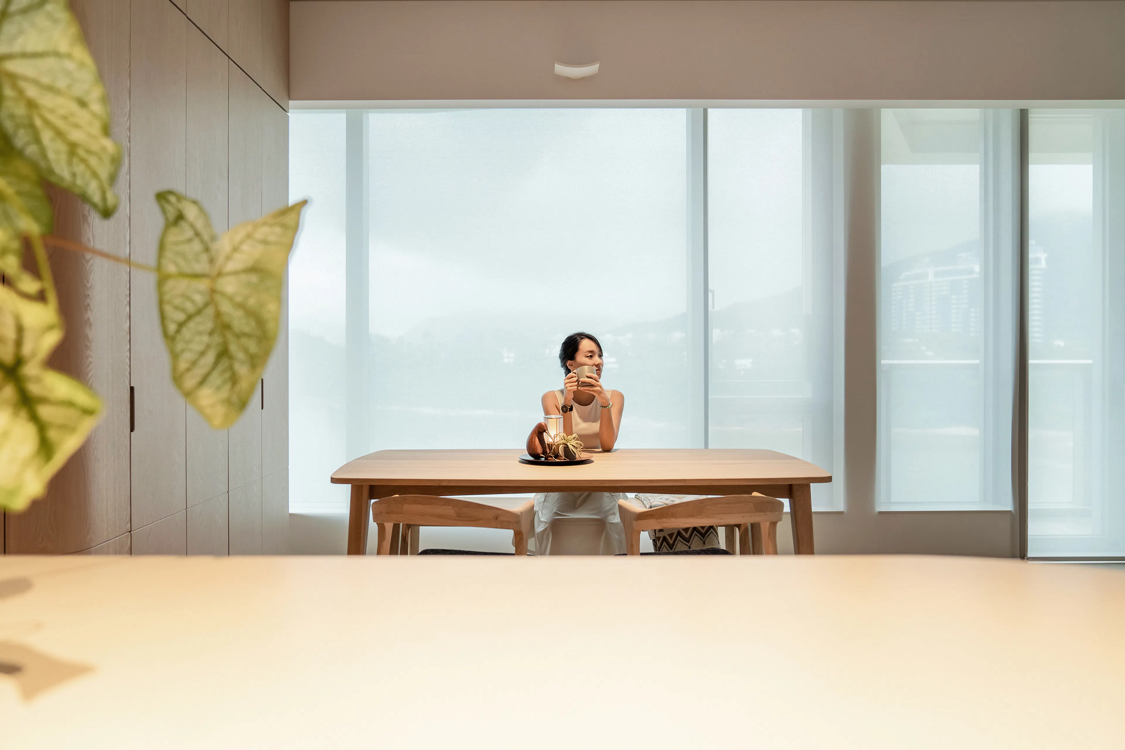 MW's RESIDENCE — 1