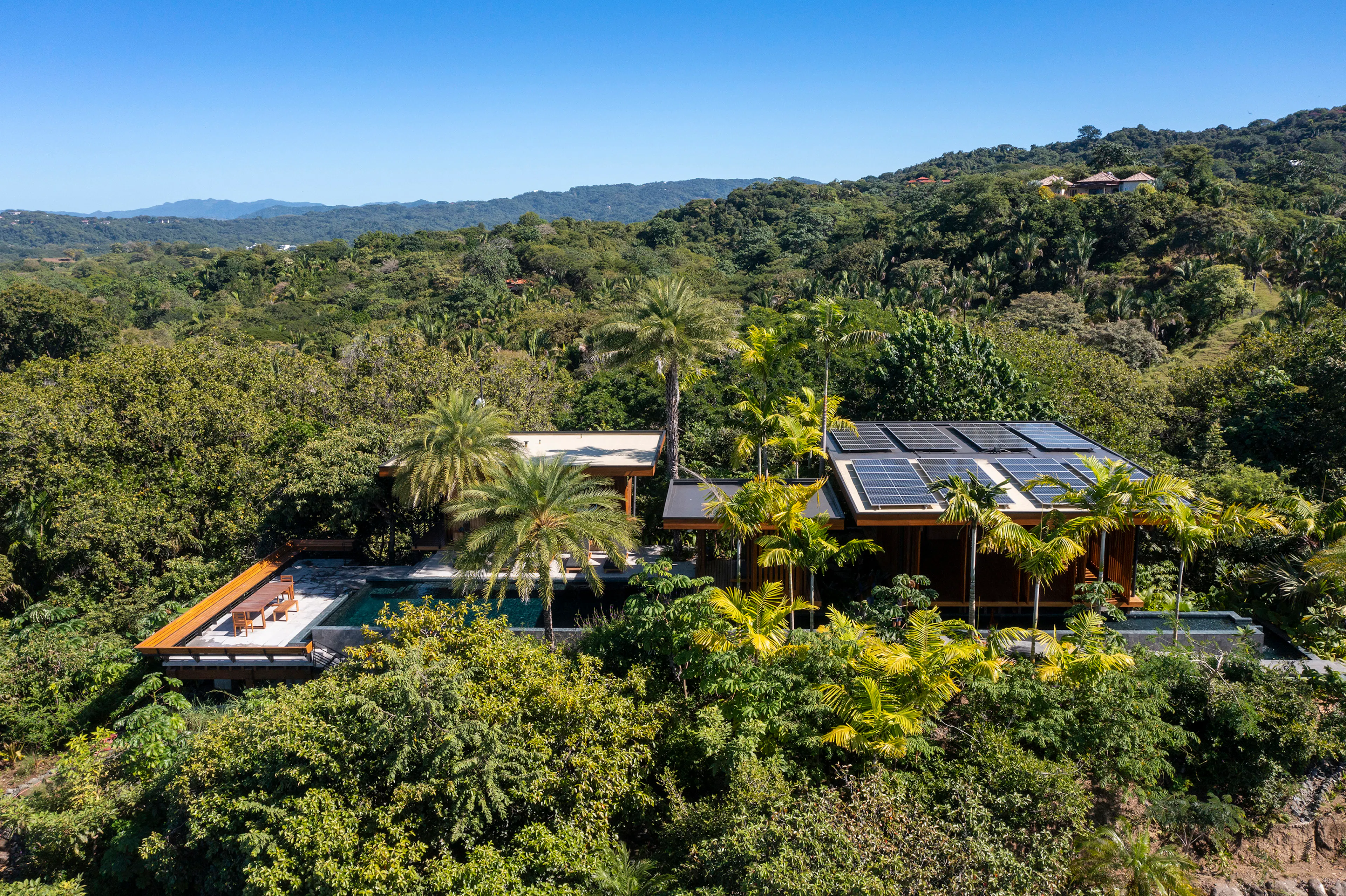 Loma Sagrada House — 23