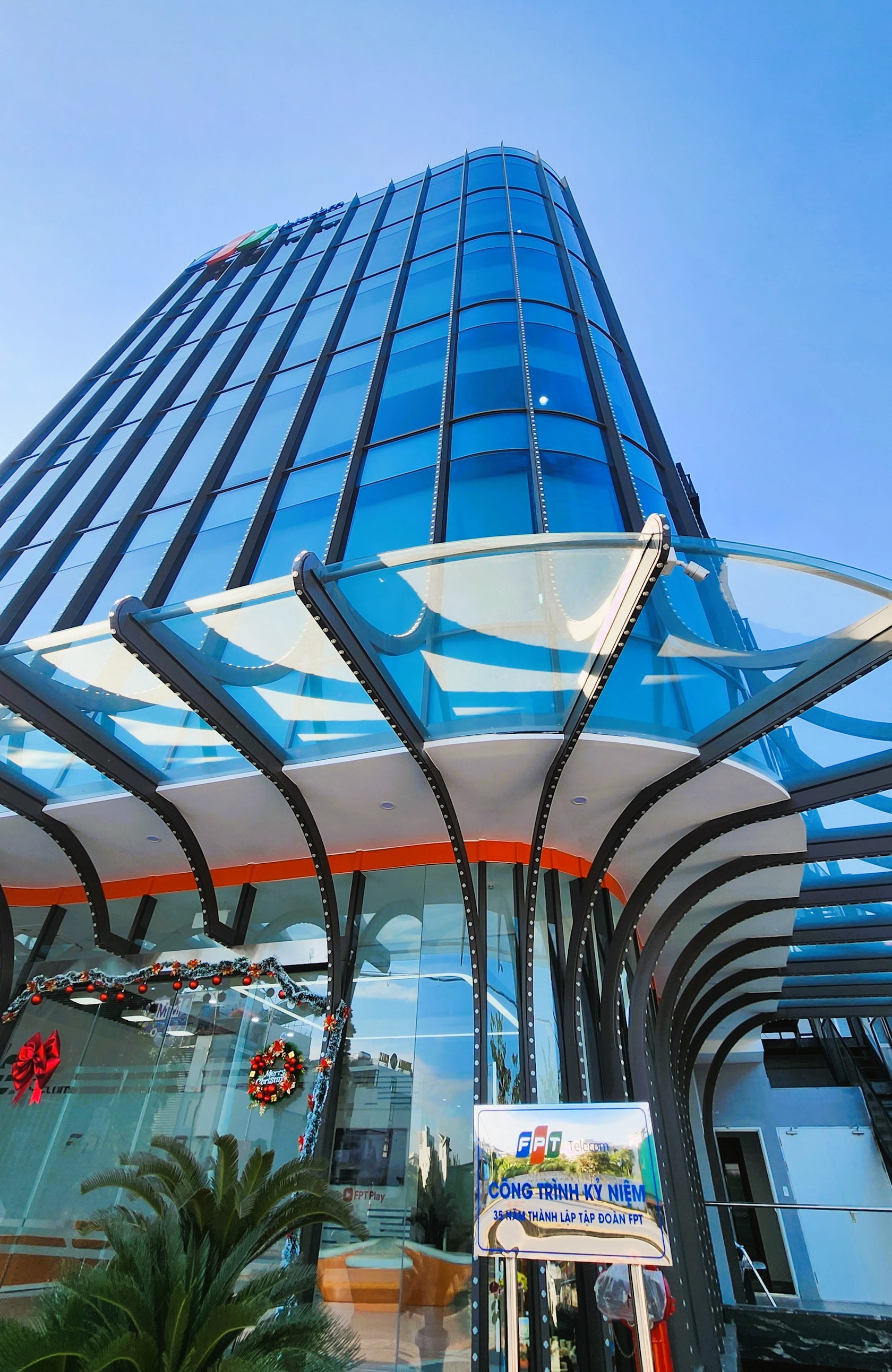 FPT TELECOM OFFICE by XMArchitect - Architizer