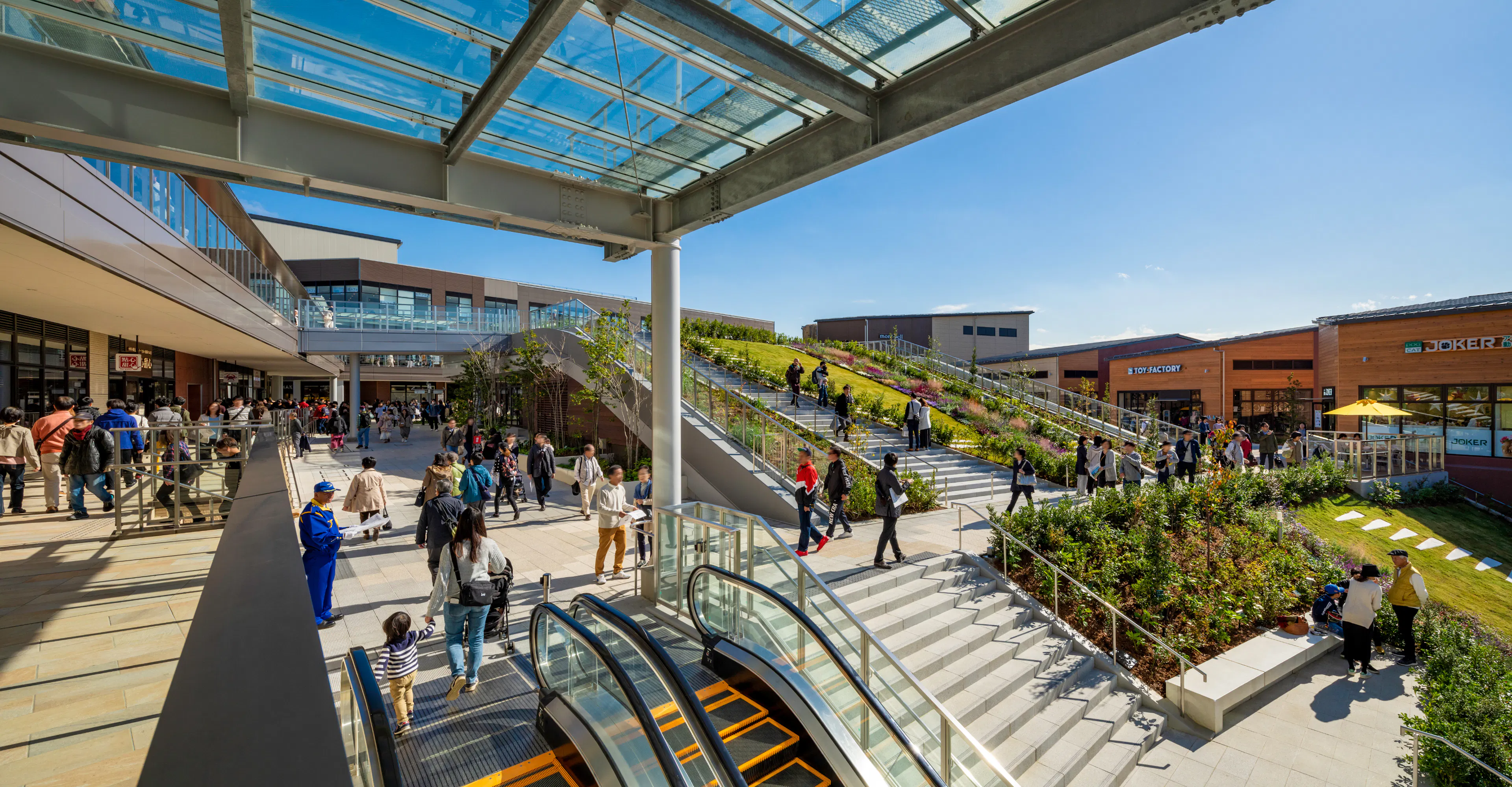 LAGUARDA.LOW ARCHITECTS