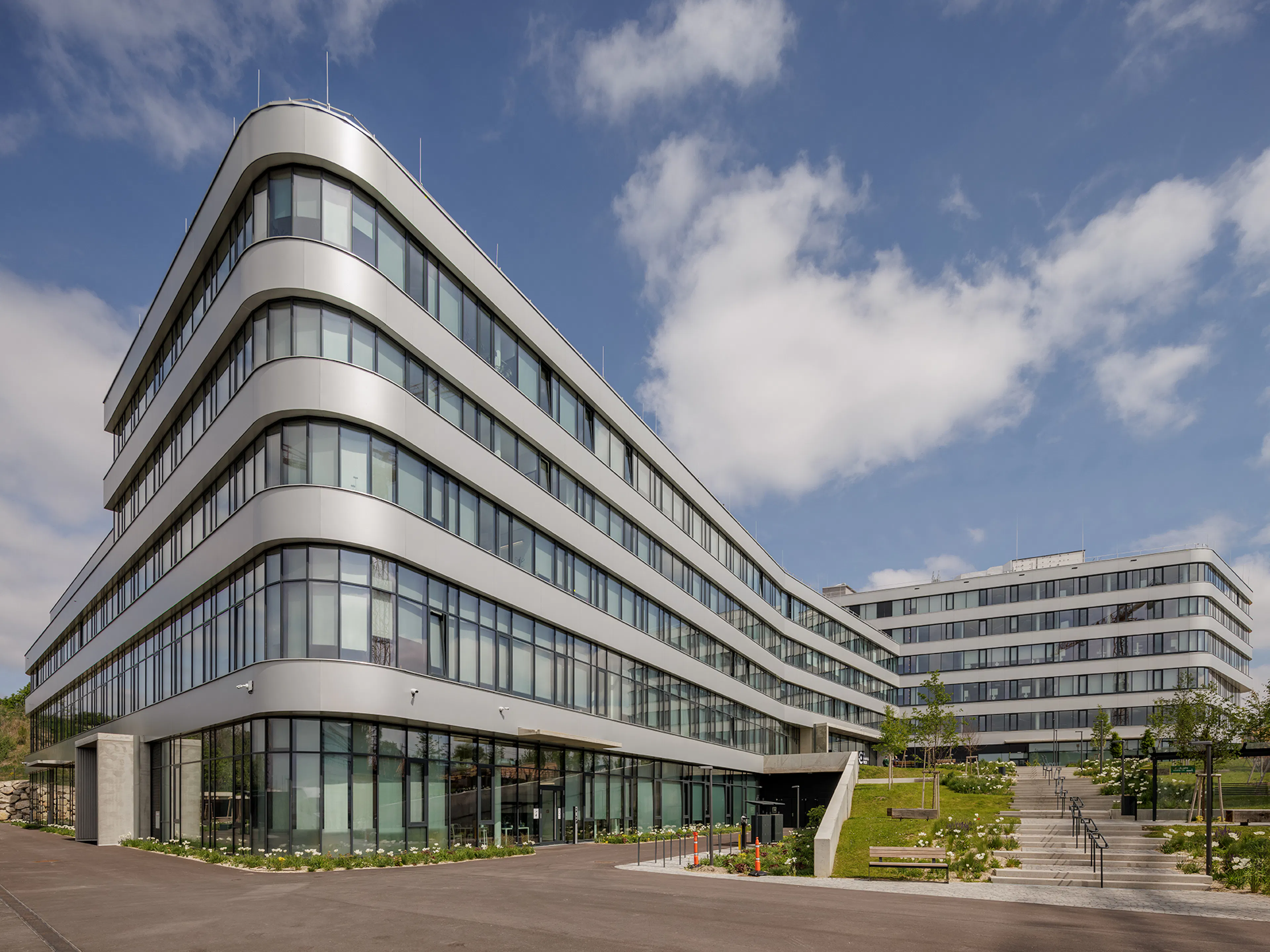 Grande Arme-l1ve, restructuring modernism — 27